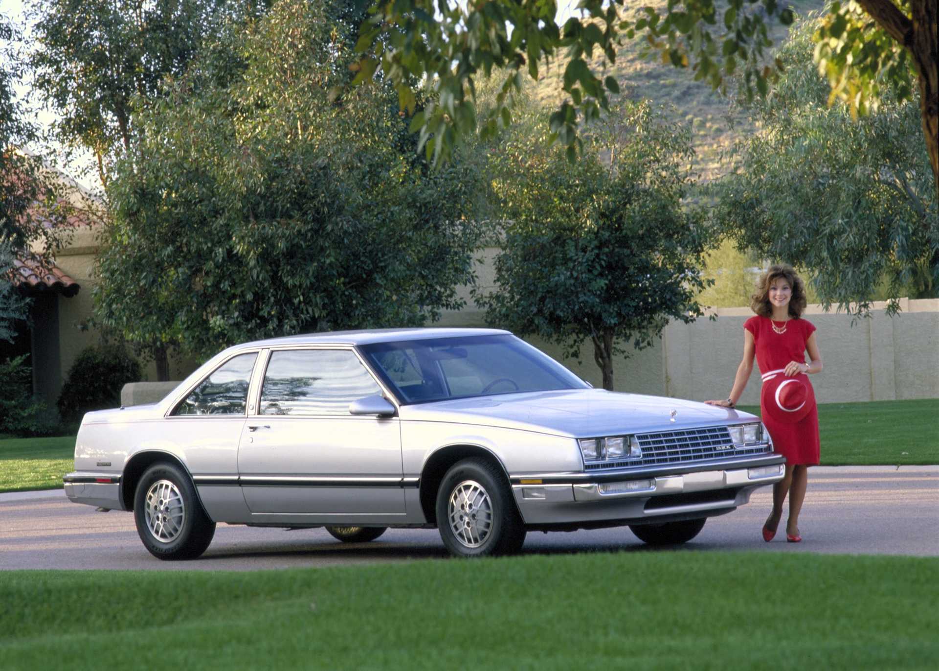 Buick LeSabre Coupé 8th Generation 3.8 V6 Hydra-Matic, 4-speed
