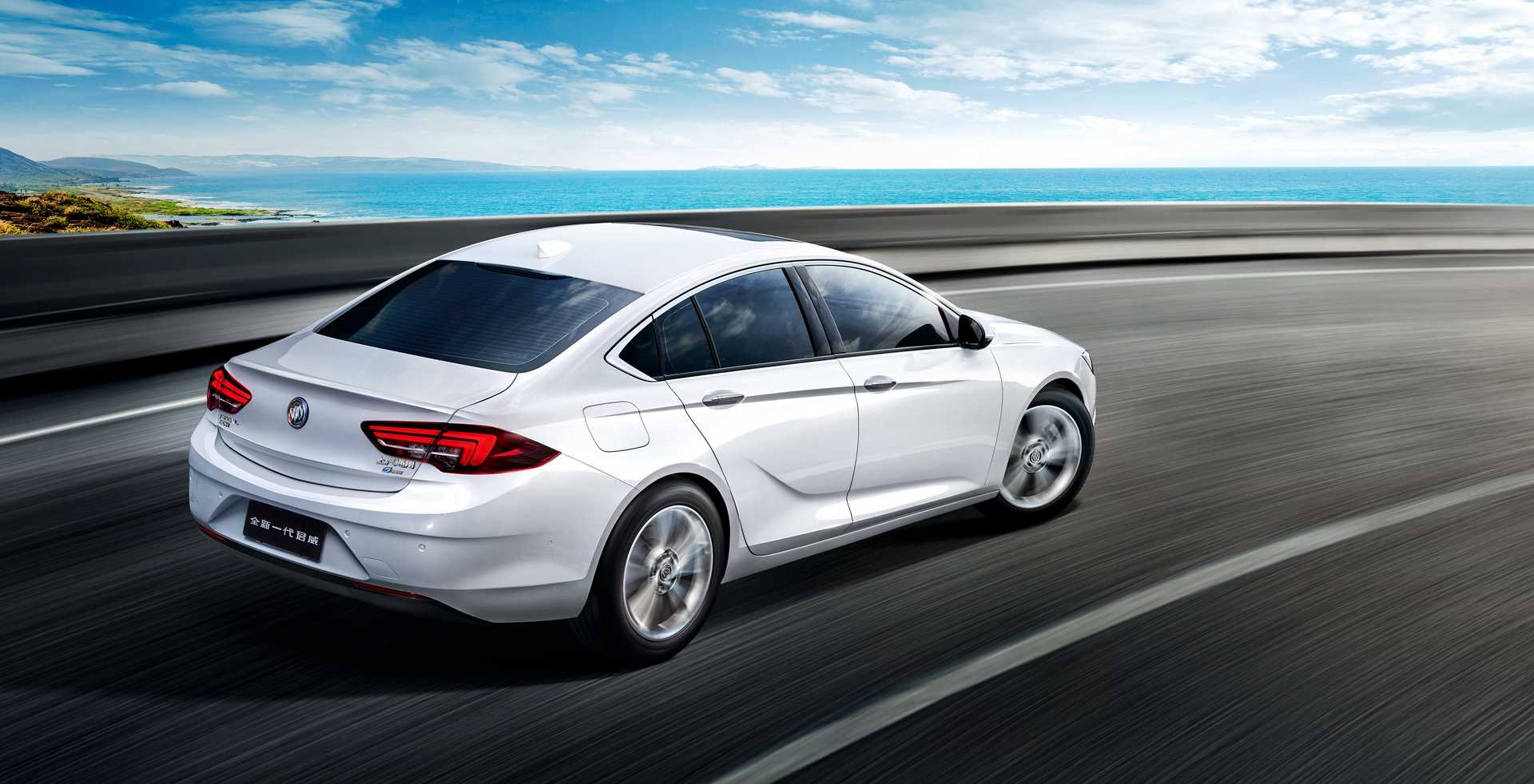 Buick Regal 30H 1.8 + 1.5 kWh ECVT, 185hp, 2020