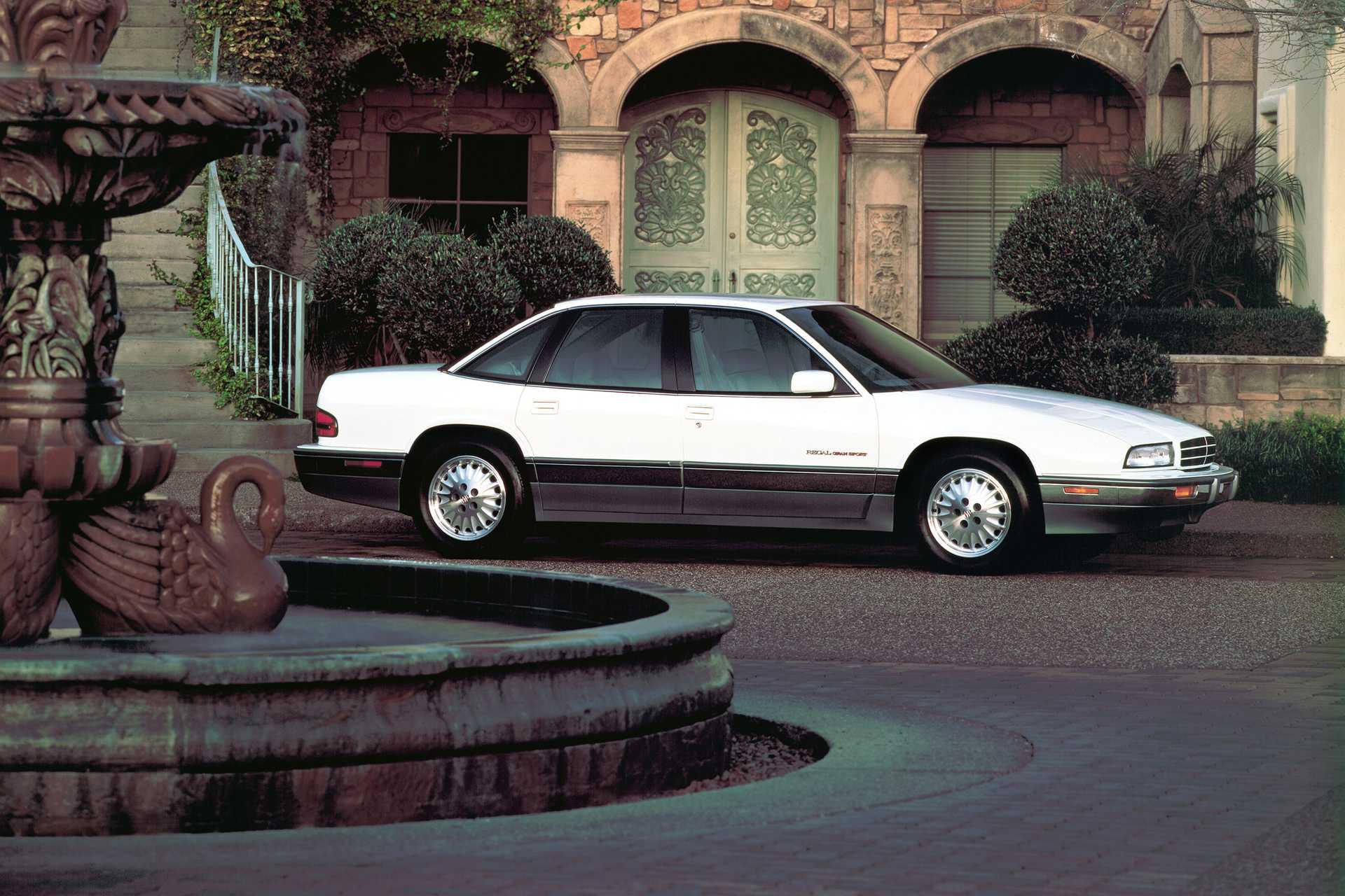 Buick Regal Sedan 3rd Generation 2nd Facelift 3.8 V6 Hydra-Matic, 4-speed