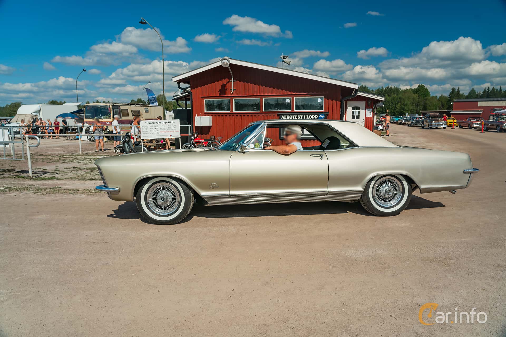 Buick Riviera 6.6 V8