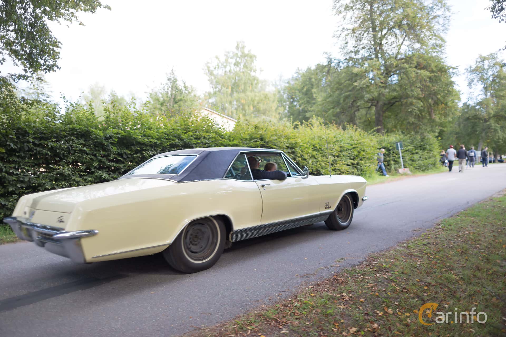 Buick Riviera 7.0 V8 Automatic, 3-speed