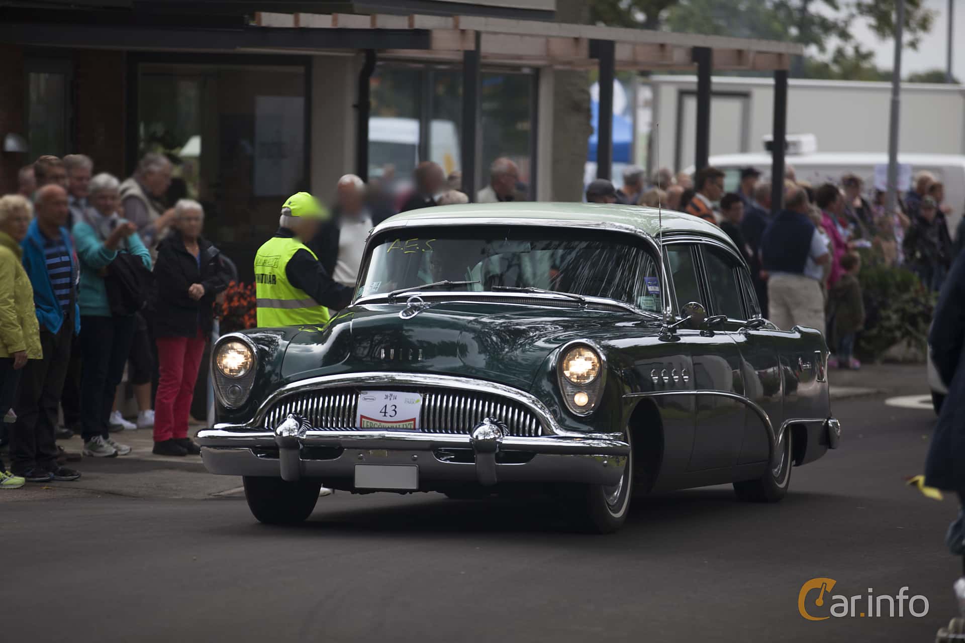 Buick Roadmaster Riviera Sedan 5.3 V8 Automatic, 203hp, 1954