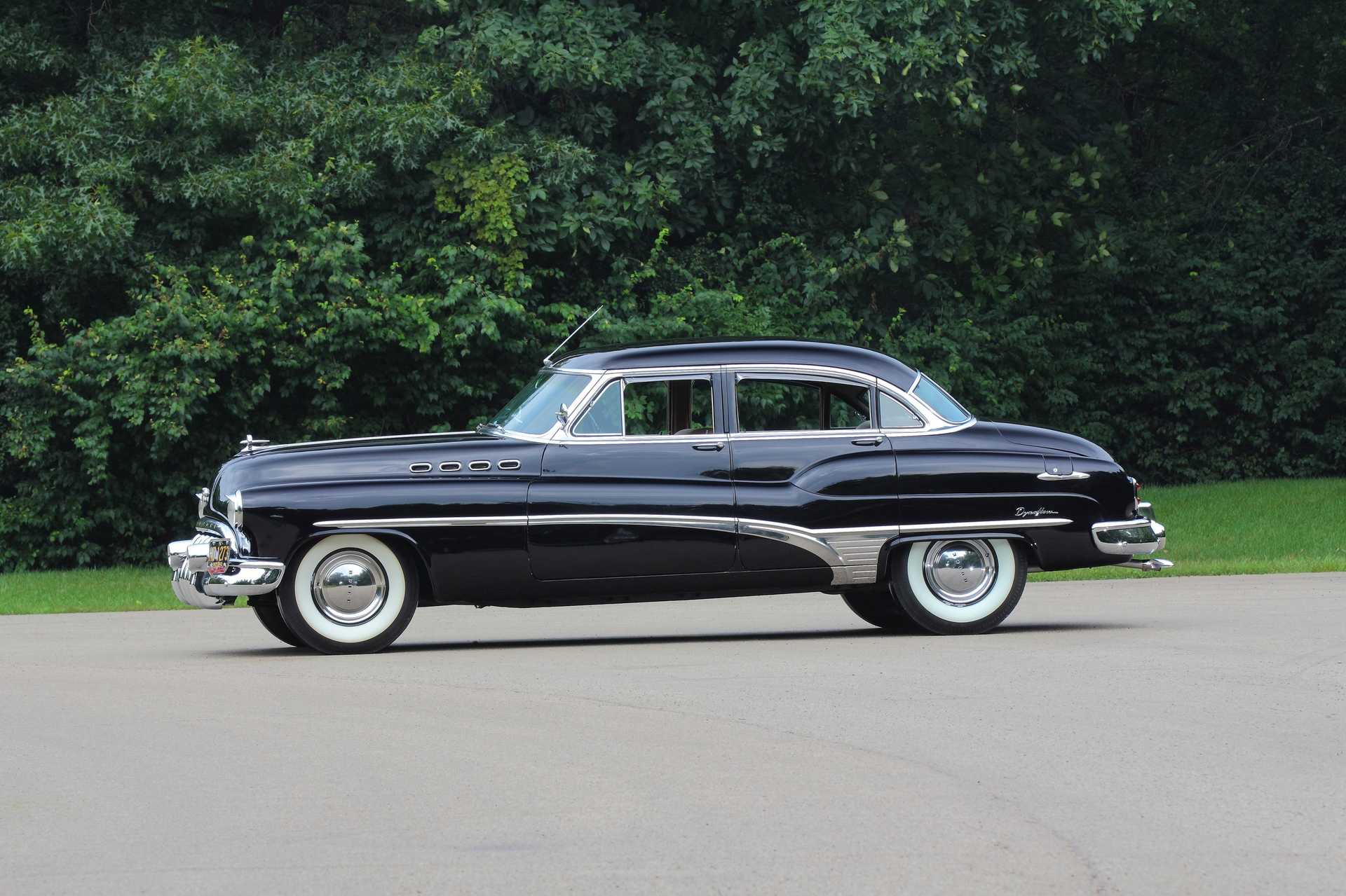 Buick Roadmaster 130 Deluxe Sedan 5.2 Automatic, 154hp, 1950