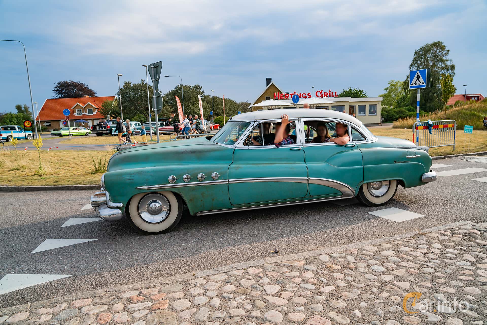 Buick Roadmaster Riviera Sedan 5.2 Automatic, 172hp, 1952