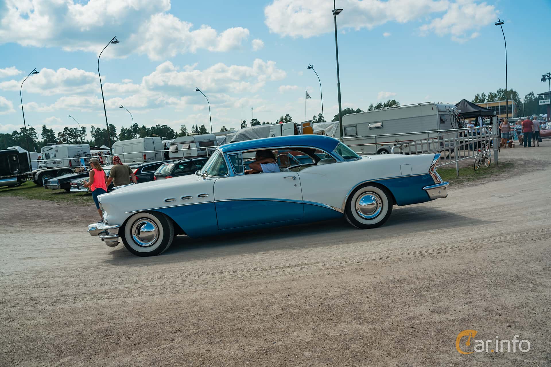 Buick Special 2-door Riviera 5.3 V8 Automatic, 223hp, 1956