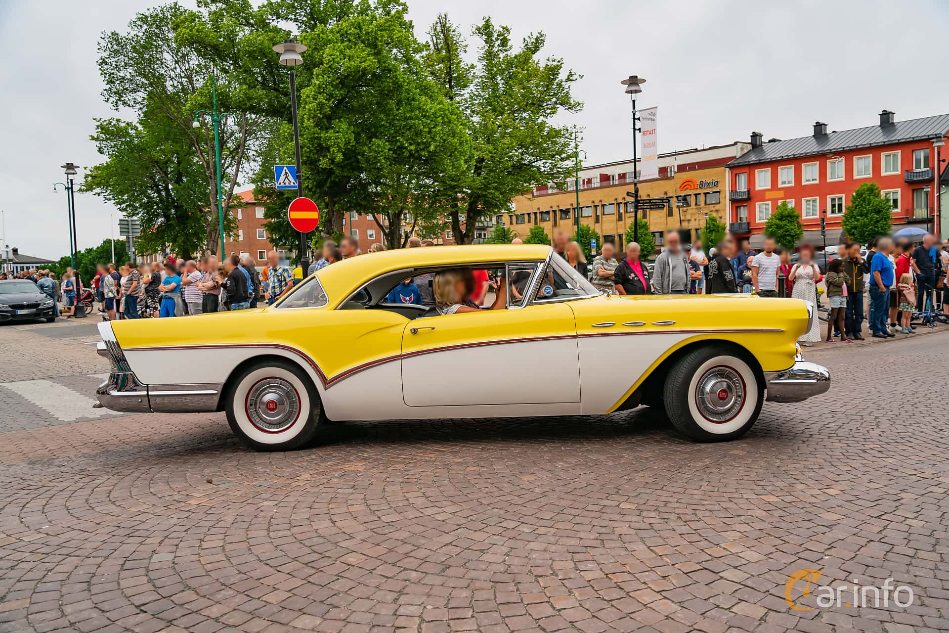 Buick Special 2-door Riviera 6.0 V8 Automatic, 254hp, 1957