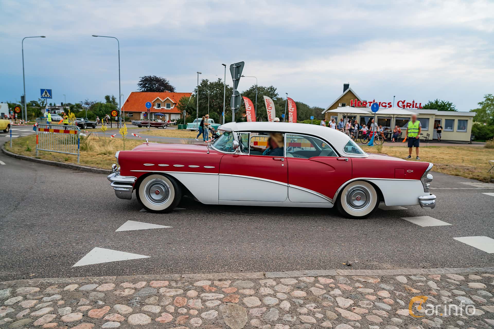 Buick Special 4-door Riviera 4.3 V8 Manual, 191hp, 1955