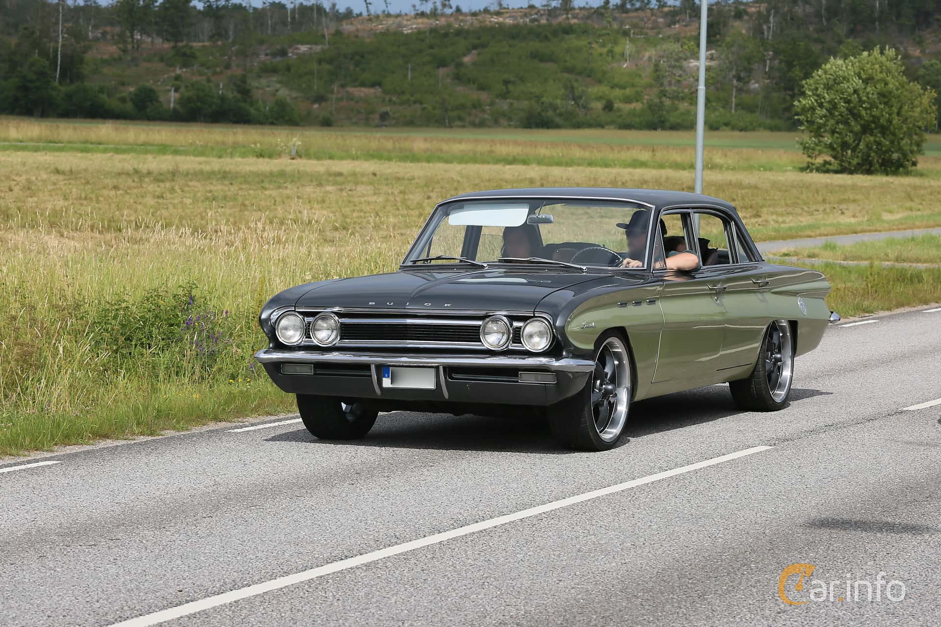 Buick Special Deluxe Sedan 3.2 V6 Automatic, 137hp, 1962