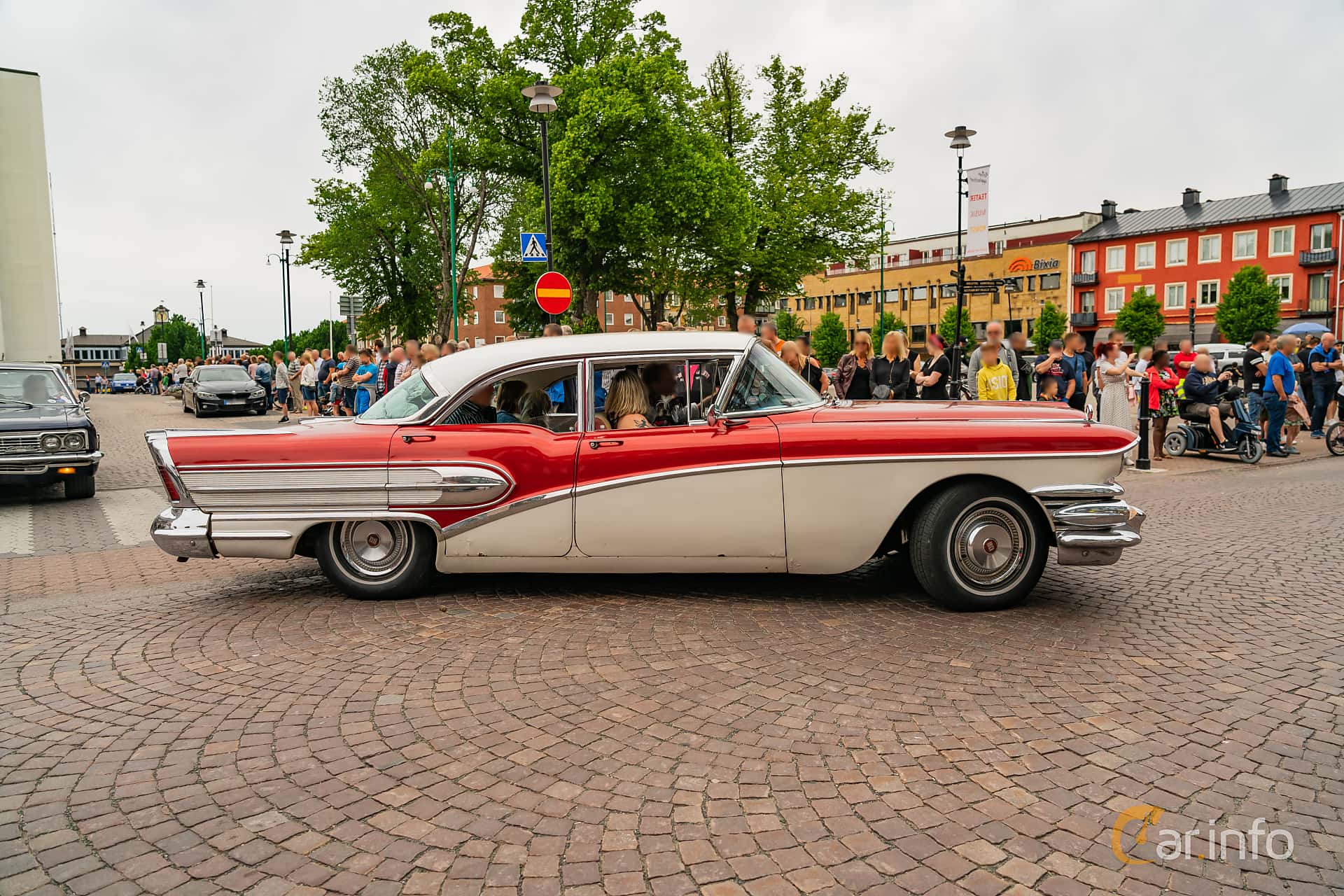 Buick Special 4-door Sedan 6.0 V8 Automatic, 254hp, 1958