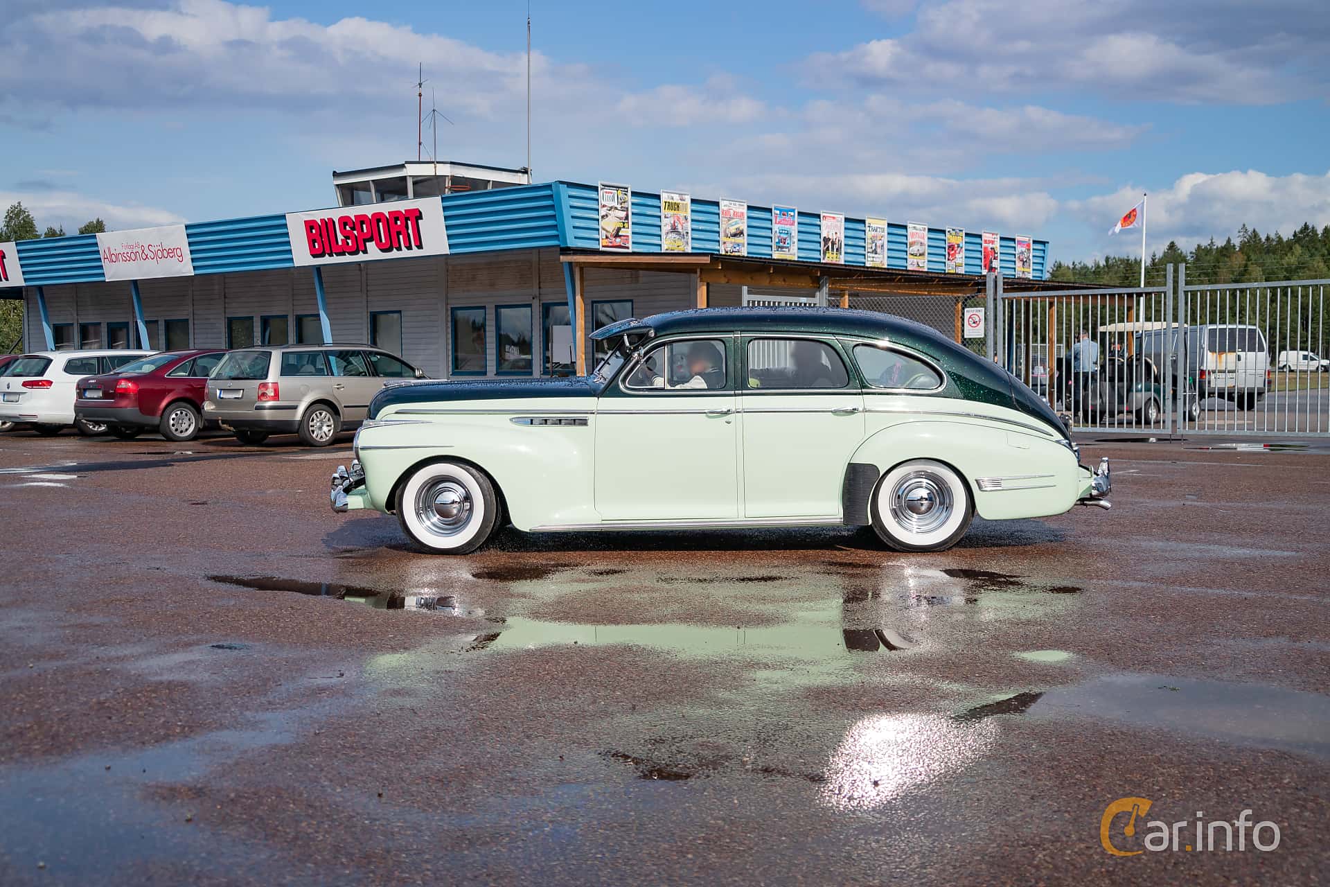 Buick Special SE Touring Sedan 4.1 Manual, 127hp, 1941