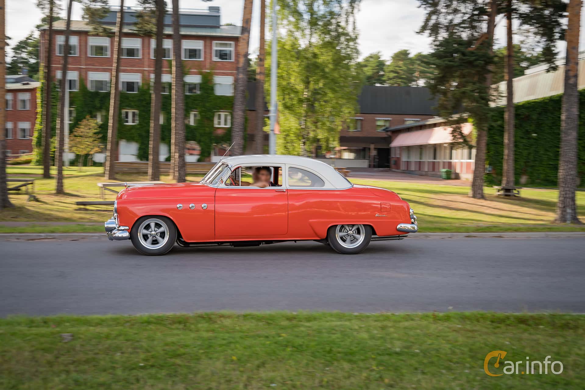 Buick Special Tourback Coupé 4.3 Manual, 122hp, 1951