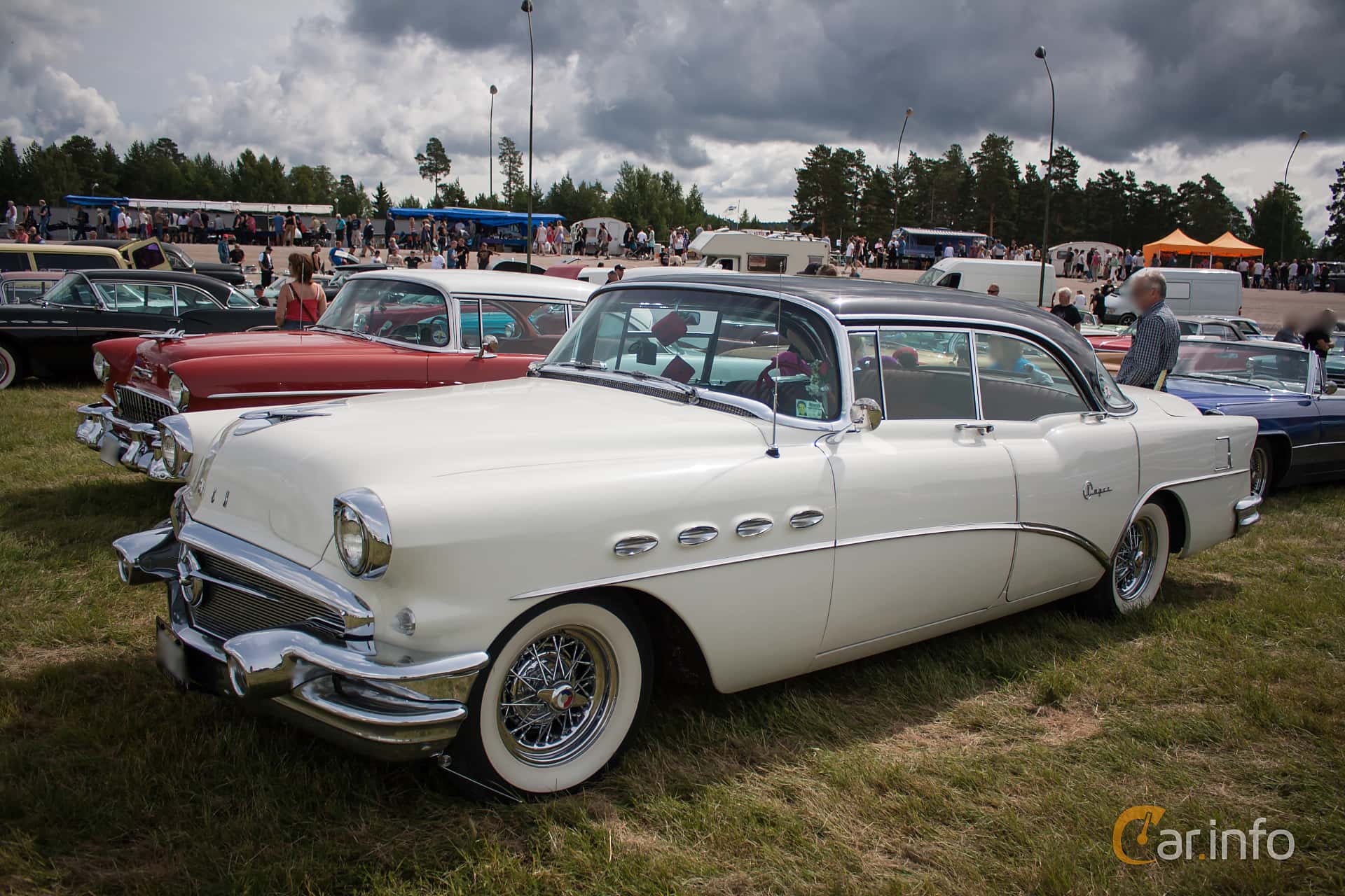 Buick Super 4-door Riviera 5.3 V8 Automatic, 259hp, 1956