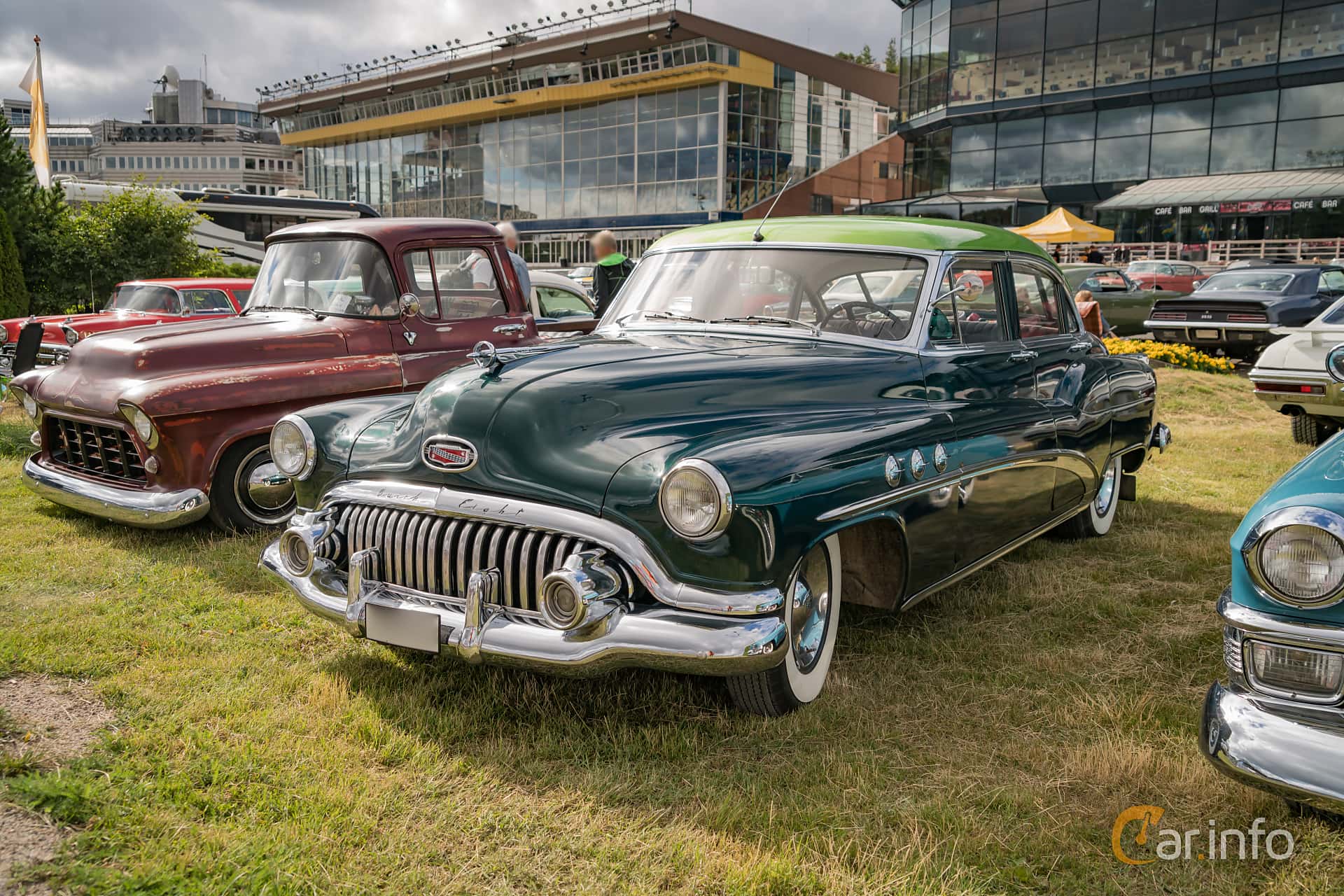 Buick Super Riviera Sedan 4.3 Automatic, 130hp, 1952