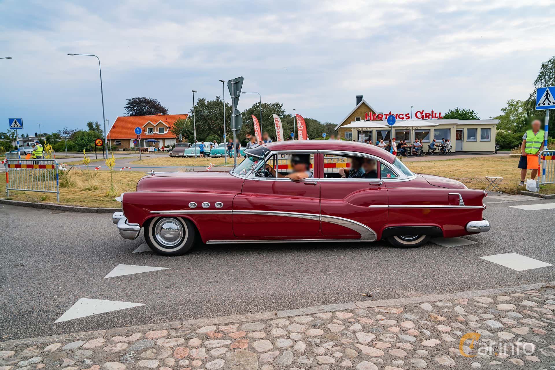 Buick Super Riviera Sedan 5.3 V8 Automatic, 172hp, 1953