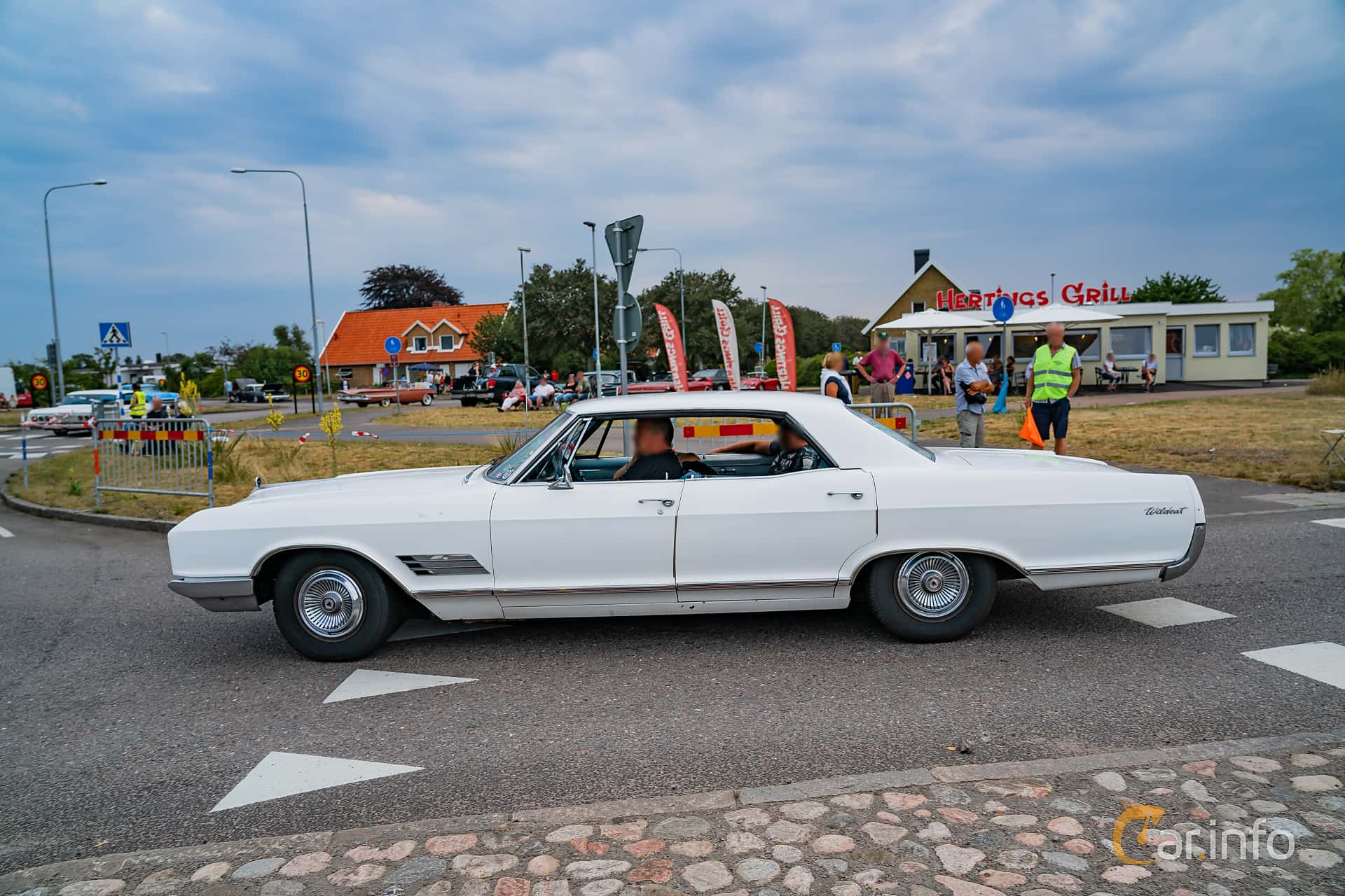 Buick Wildcat 4-door Hardtop 3rd Generation Facelift 7.0 V8 Automatic, 3-speed