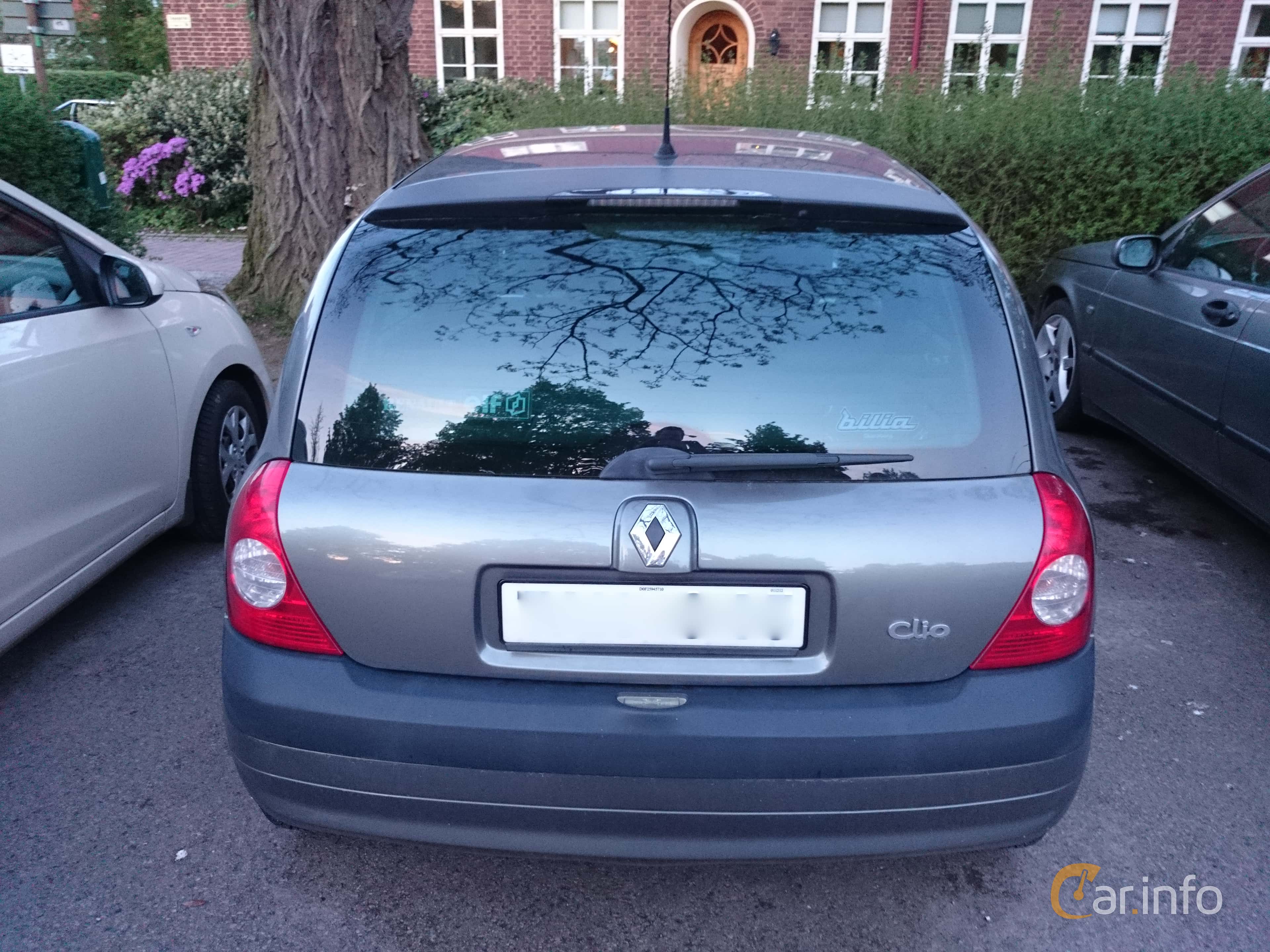 Renault Clio 5-door Hatchback 1.6 107hp, 2002