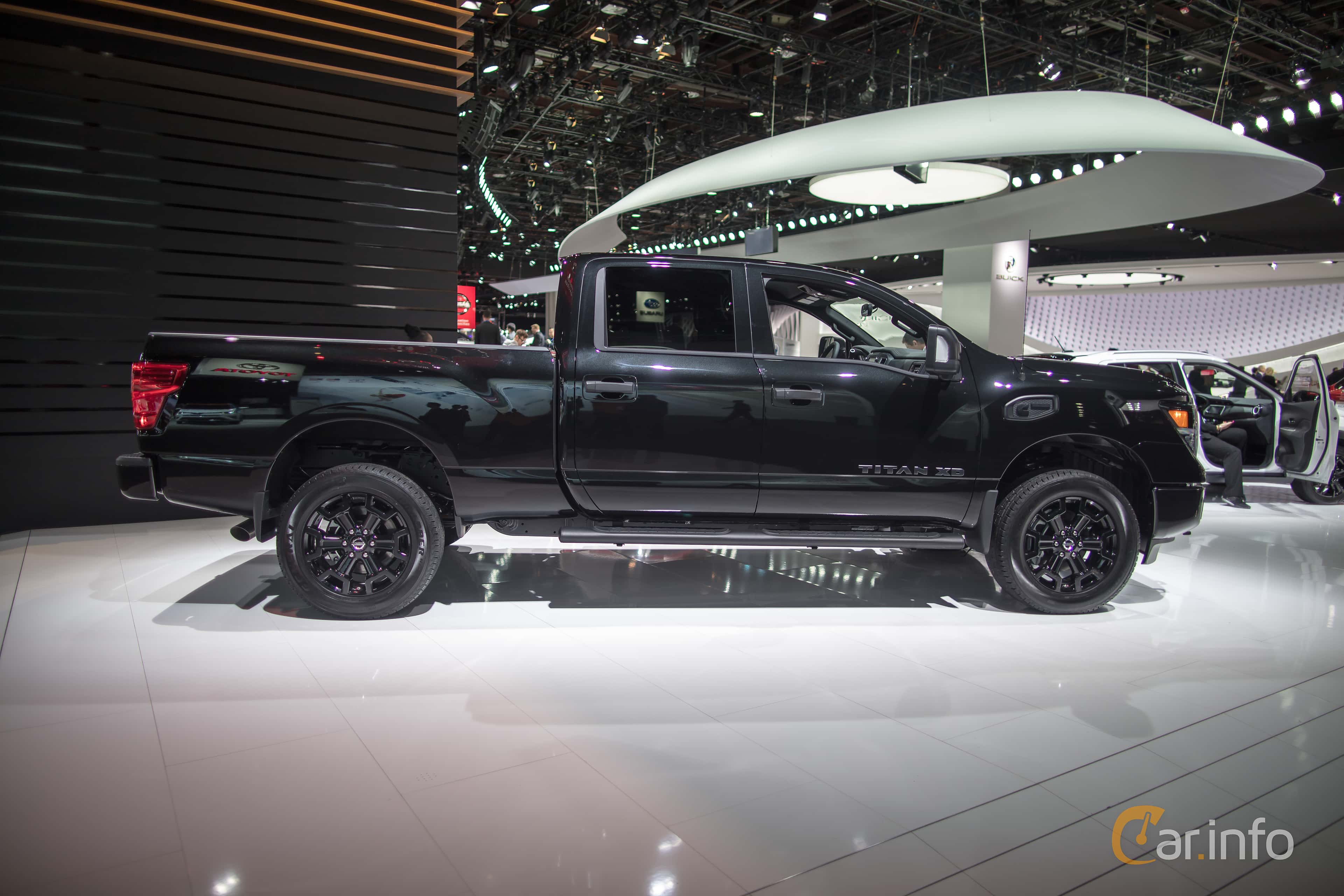 Nissan Titan Crew Cab 5.0 V8 AWD Automatic, 310hp, 2019
