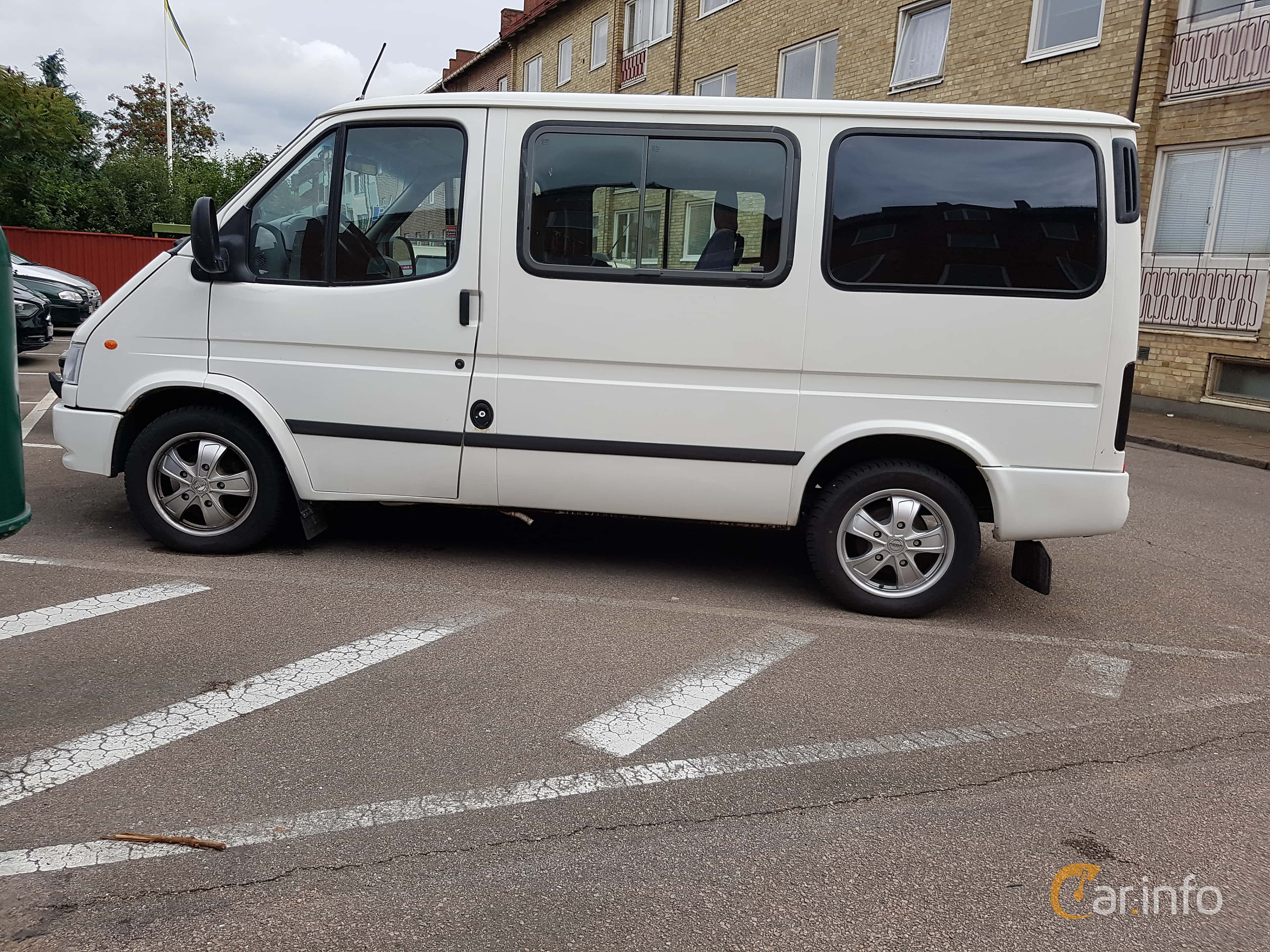 Ford Transit Minibus 2.5 DI Manual, 101hp, 2003