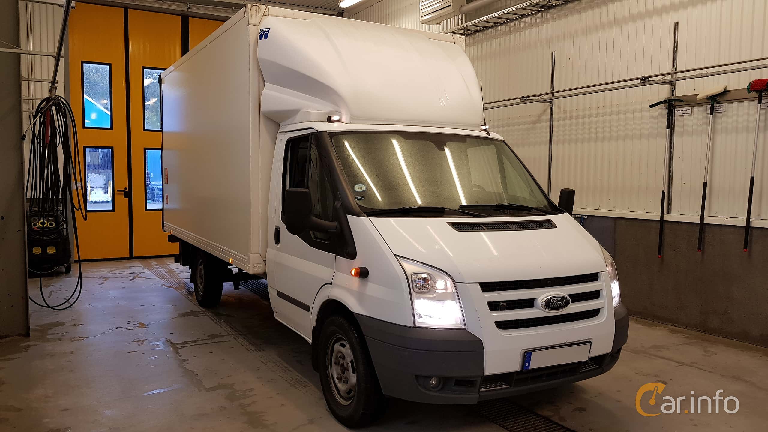 Ford Transit Chassis Cab 3500 2.2 TDCi Manual, 140hp, 2011