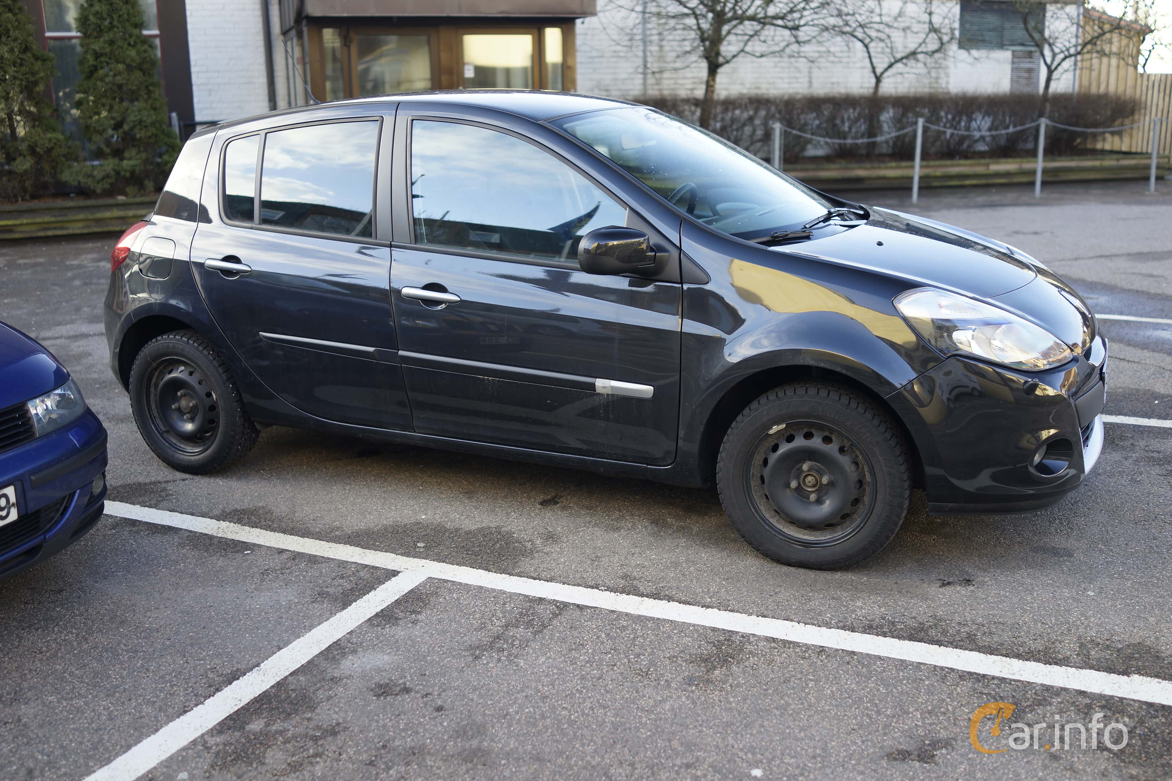 Renault Clio 5-door Hatchback 1.2 Manual, 75hp, 2012