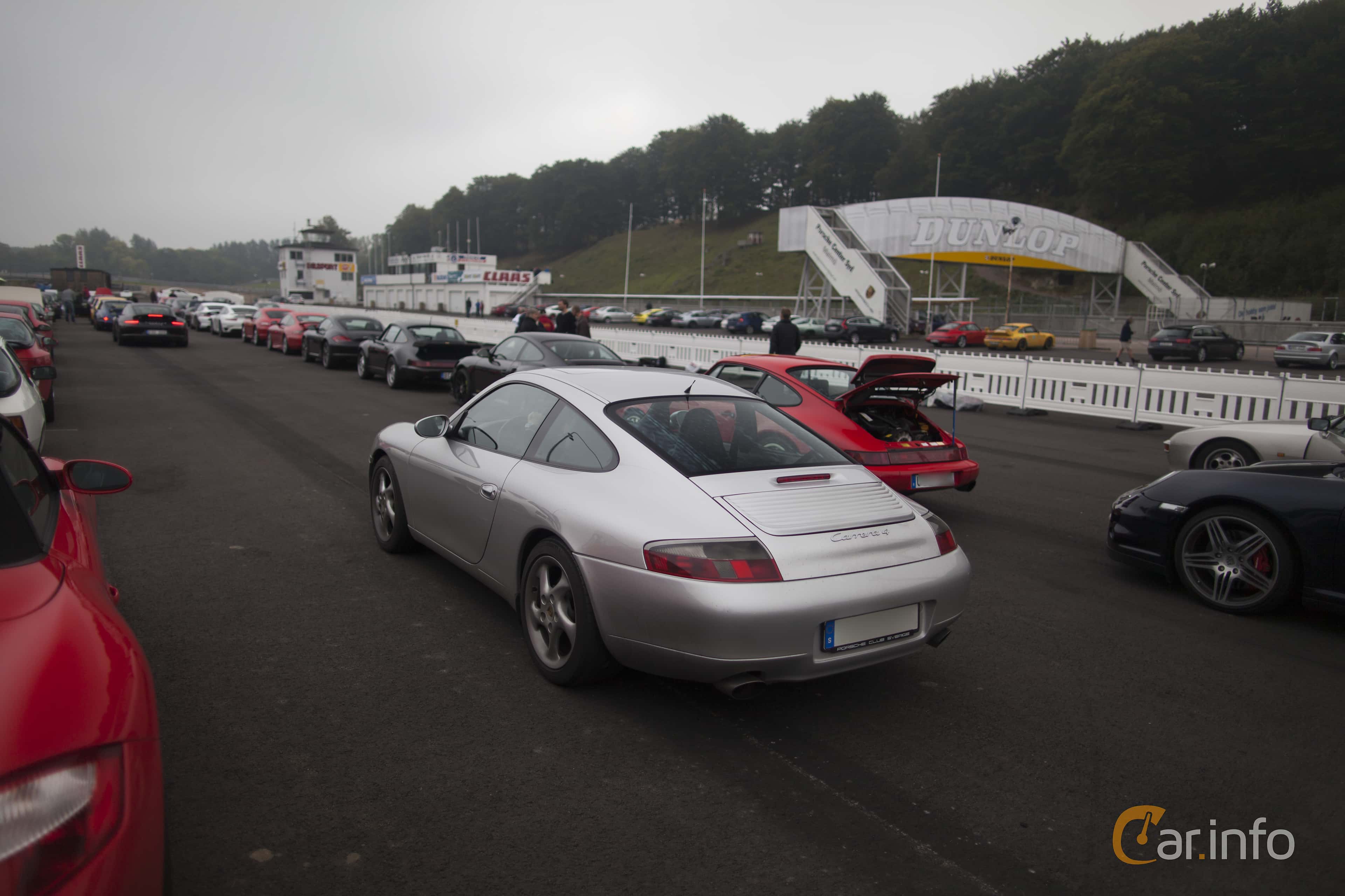 Porsche 911 Carrera 4  Manual, 300hp, 1998