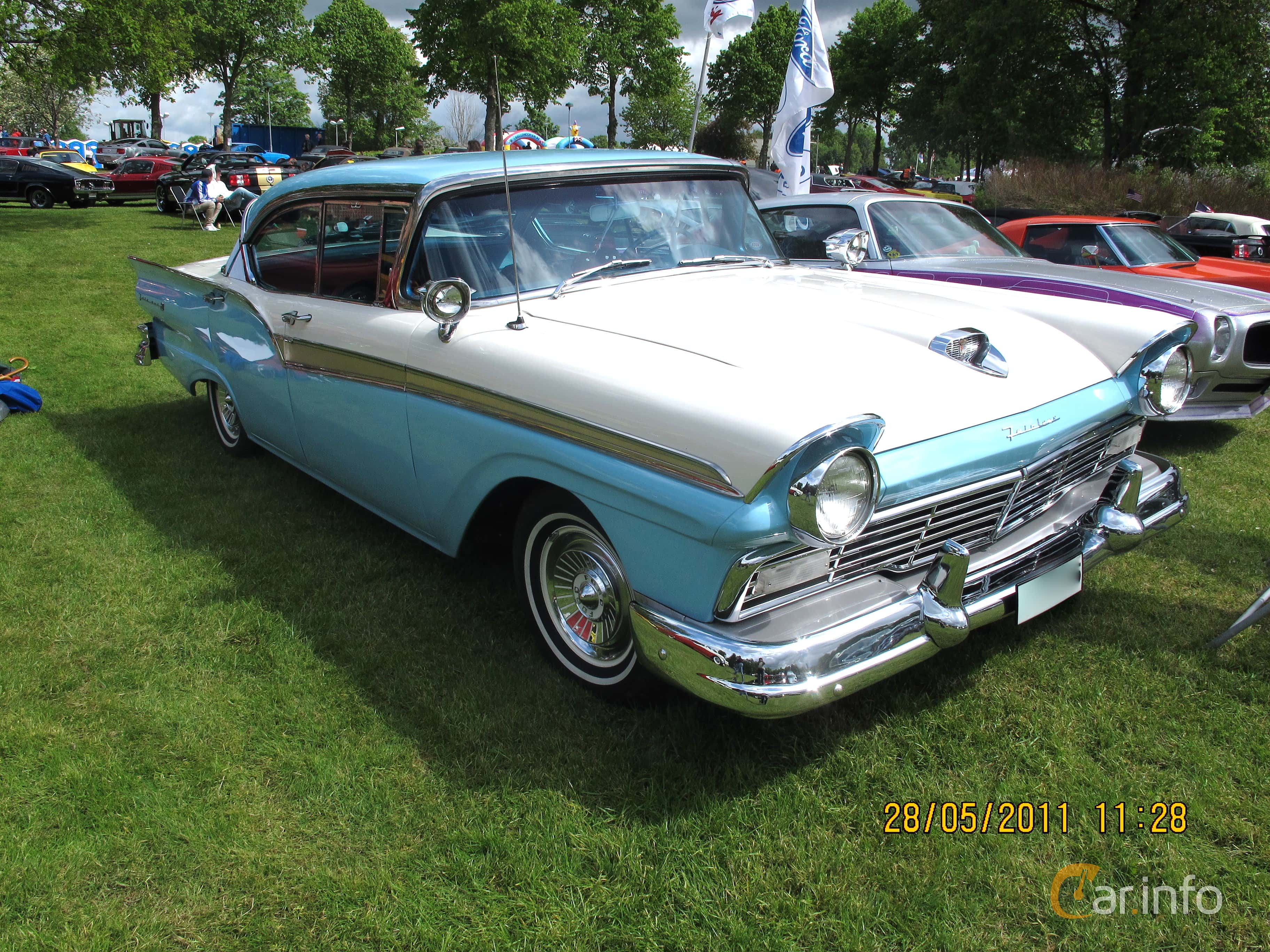Ford Fairlane Town Sedan 5.1 V8 249hp, 1957