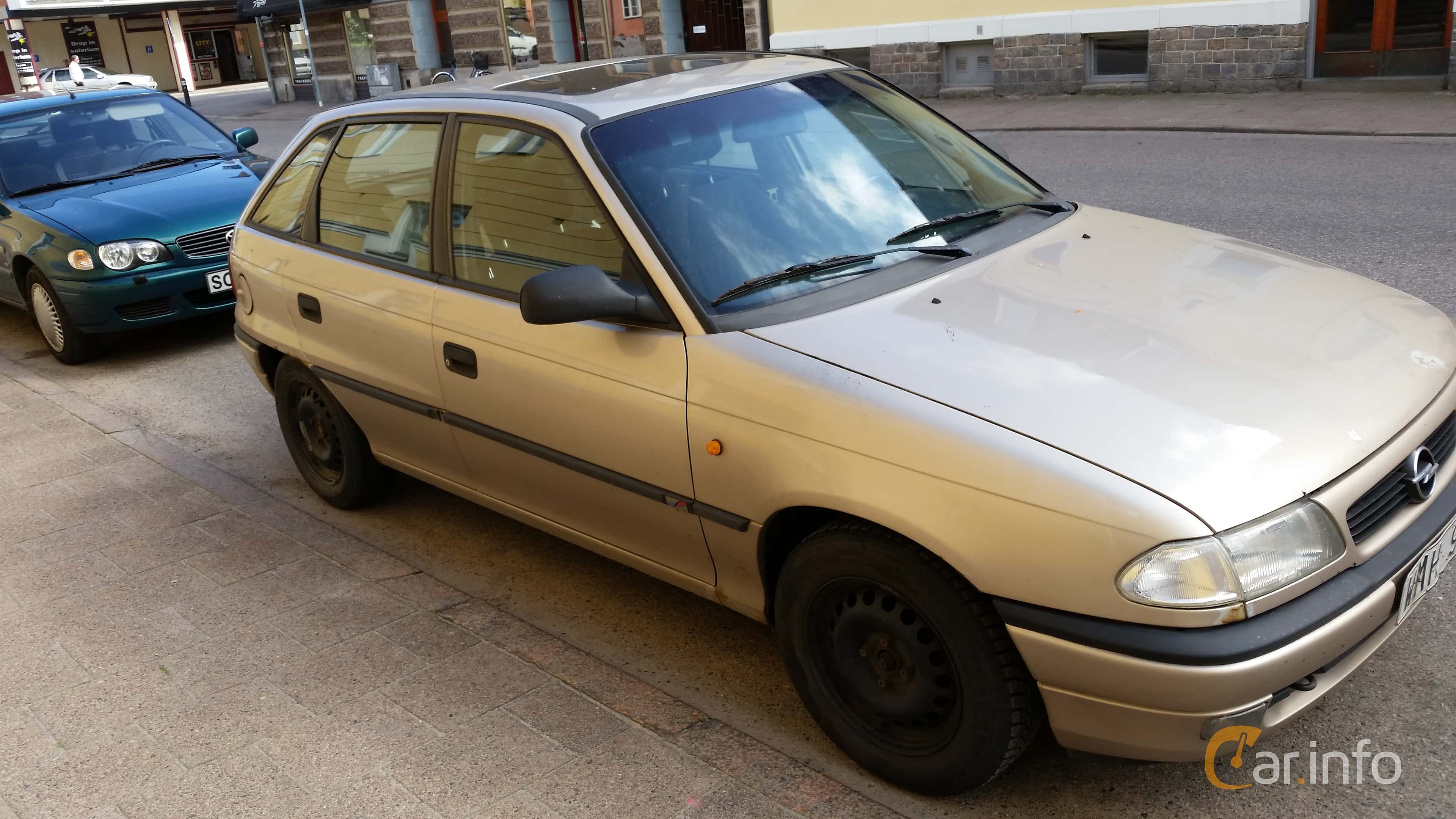 Opel Astra 5-door 1.6 75hp, 2000