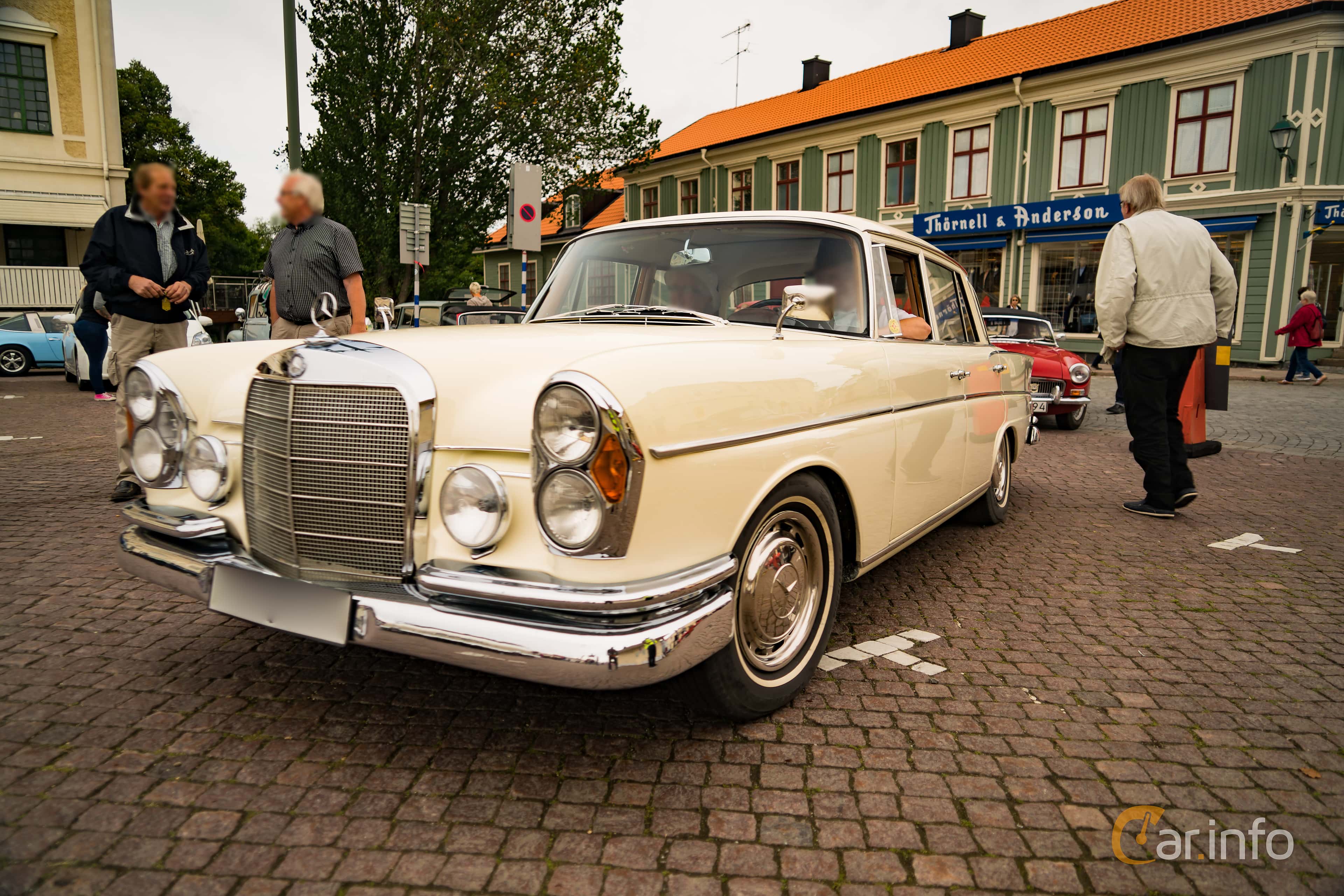 Mercedes-Benz 220 SE Sedan  Automatic, 120hp, 1963
