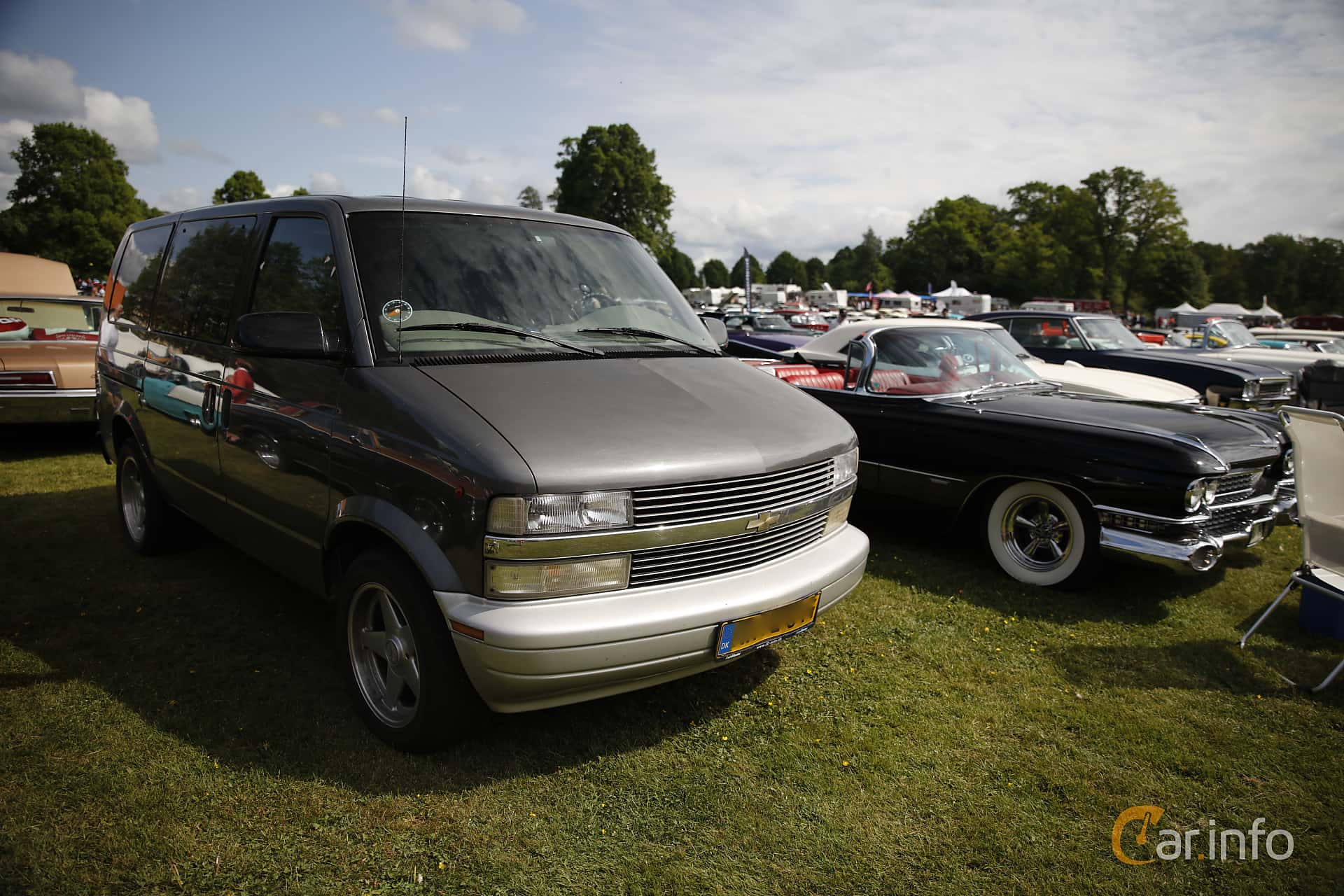 Chevrolet Astro Passenger Van 4.3 V6 Hydra-Matic, 193hp, 2001