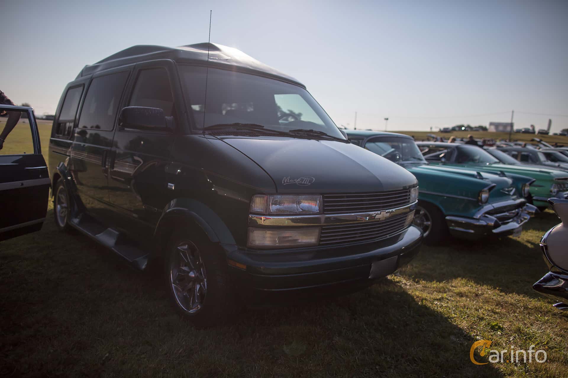 Chevrolet Astro Conversion Van 4.3 V6 Hydra-Matic, 193hp, 2001