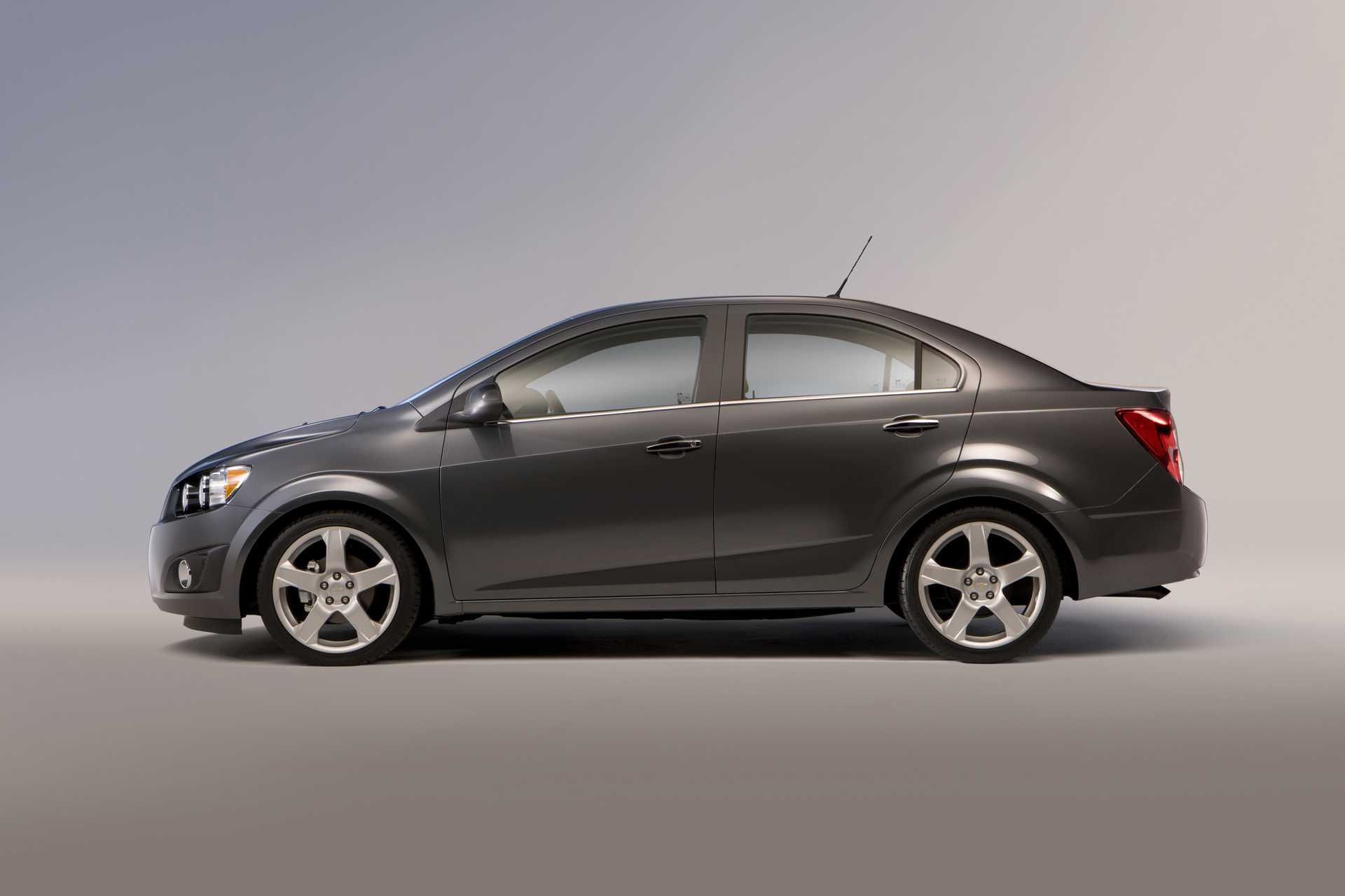 Chevrolet Sonic Sedan 1.4 T 140hp, 2012