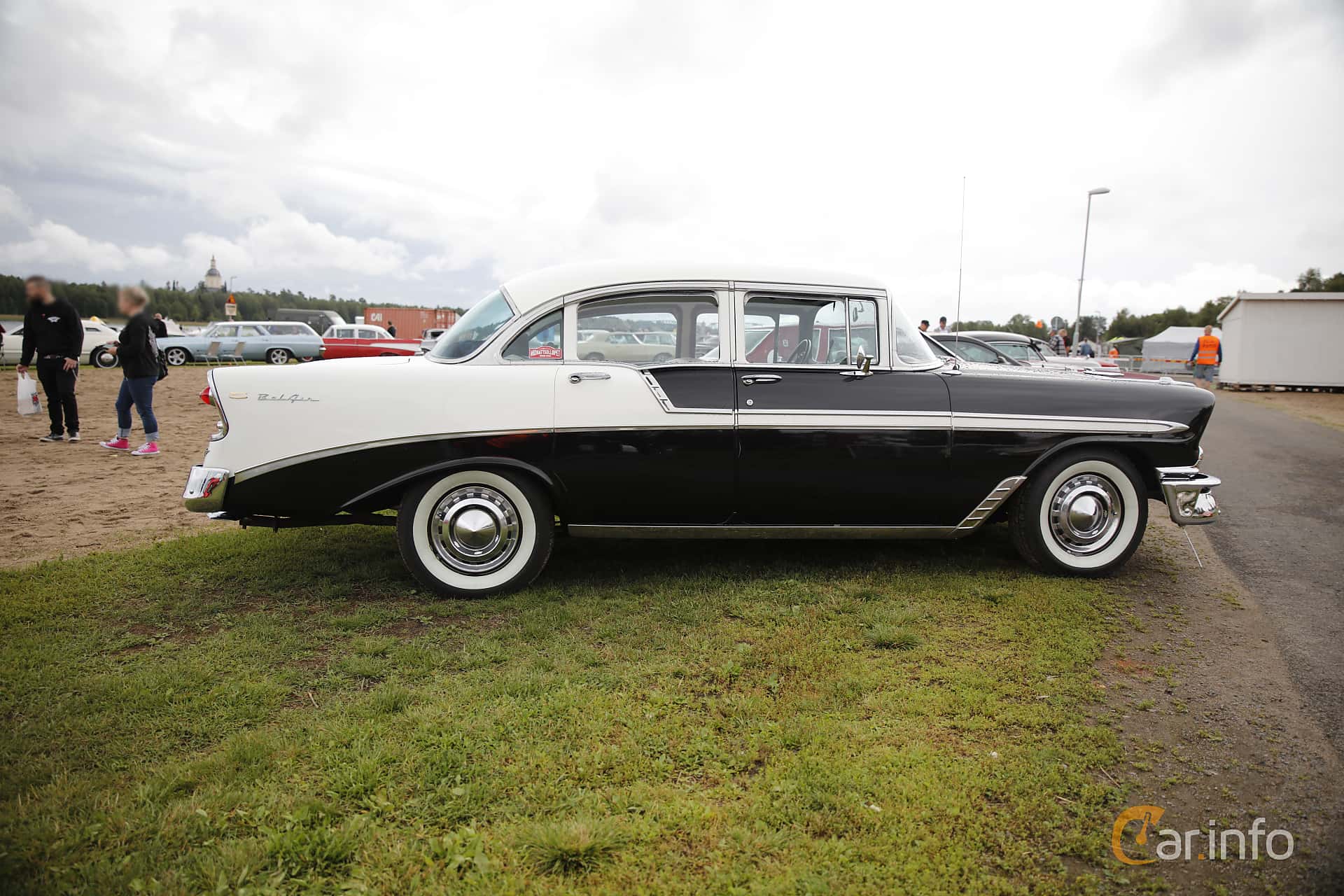 Chevrolet Bel Air 4-door Sedan 4.3 V8 208hp, 1956
