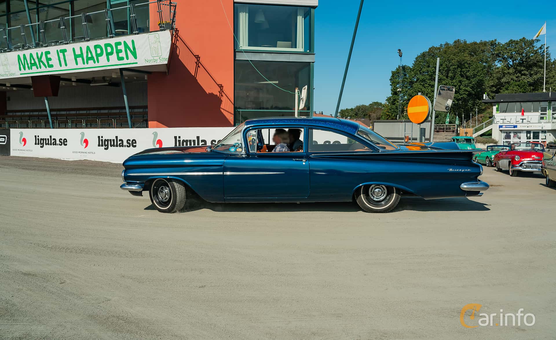 Chevrolet Biscayne 2-door Sedan 3.9 Manual, 137hp, 1959
