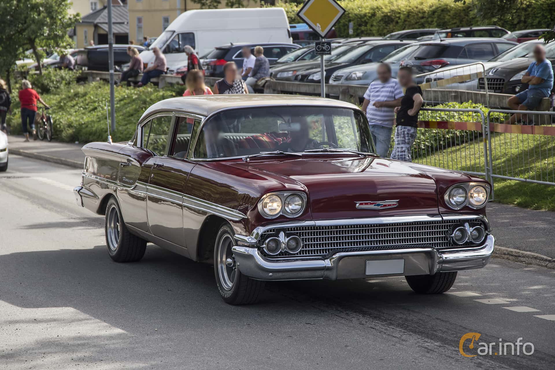 Chevrolet Biscayne 4-door Sedan 3.9 Manual, 147hp, 1958