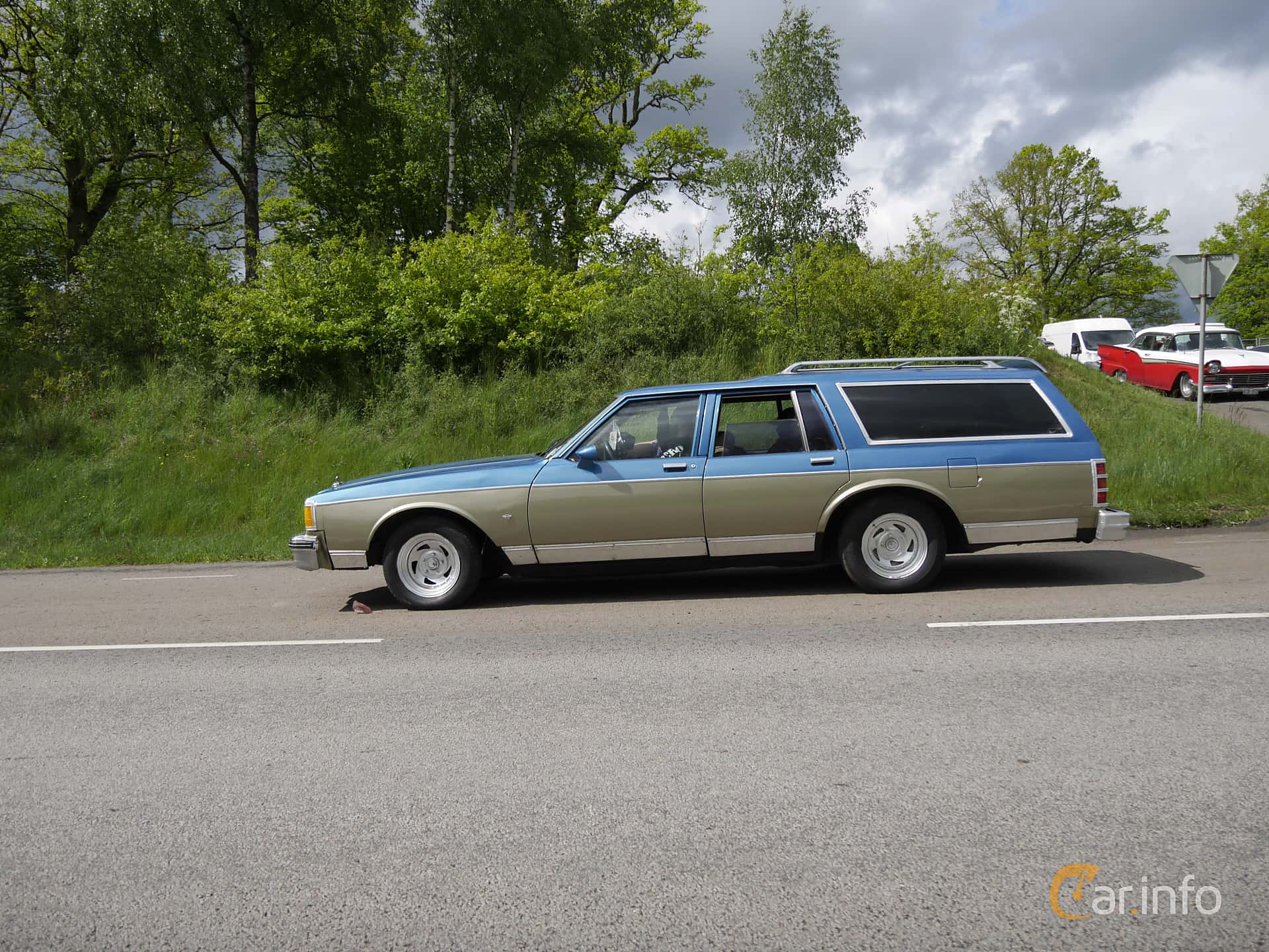 Chevrolet Caprice Classic Wagon 5.7 V8 Hydra-Matic, 3-speed