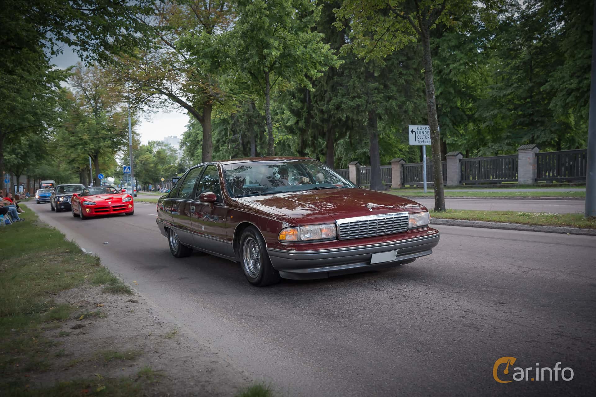 Chevrolet Caprice 9C1 5.7 V8 TBI Hydra-Matic, 197hp, 1991