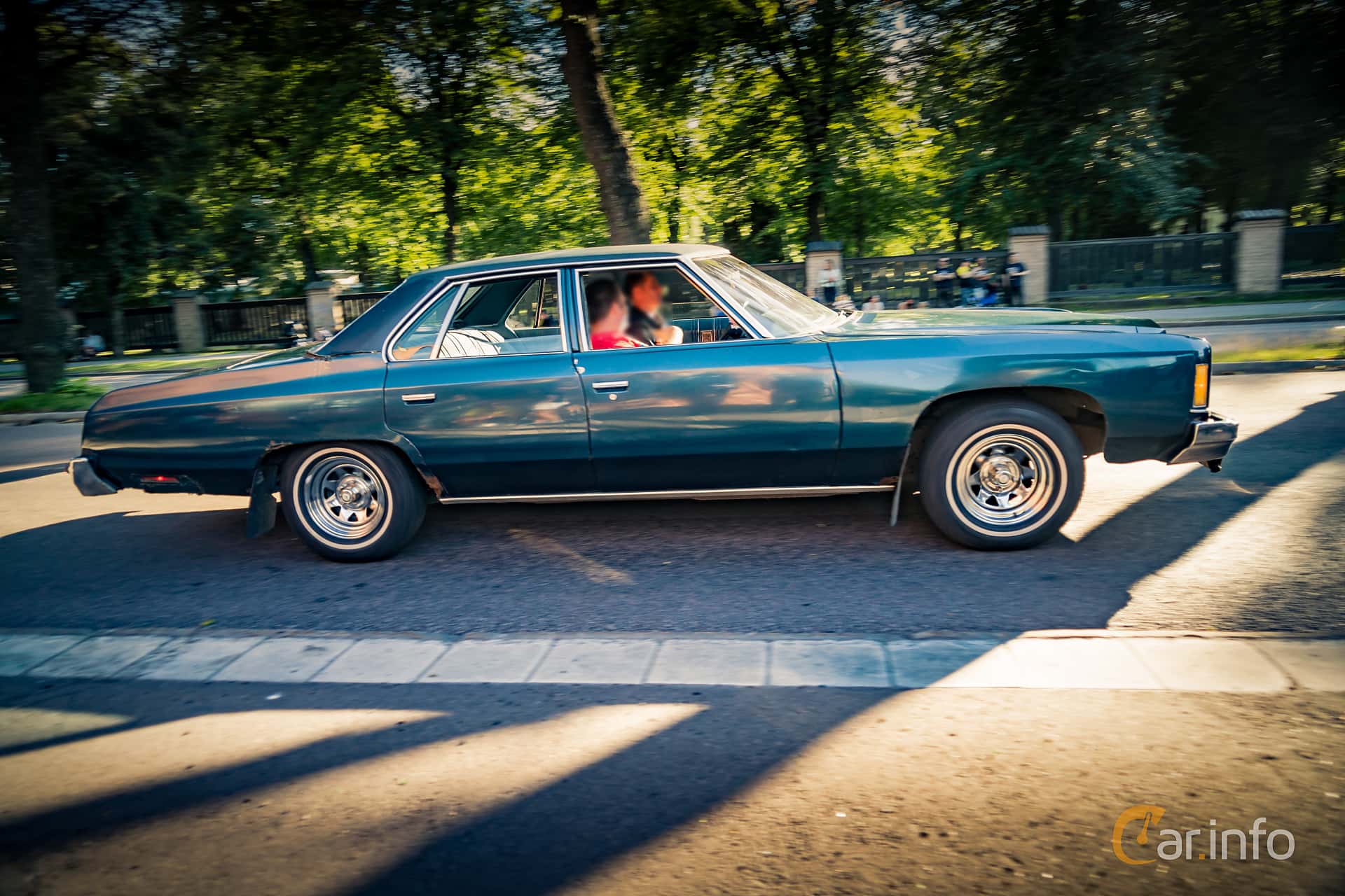 Chevrolet Impala Sedan 7.4 V8 Hydra-Matic, 218hp, 1975