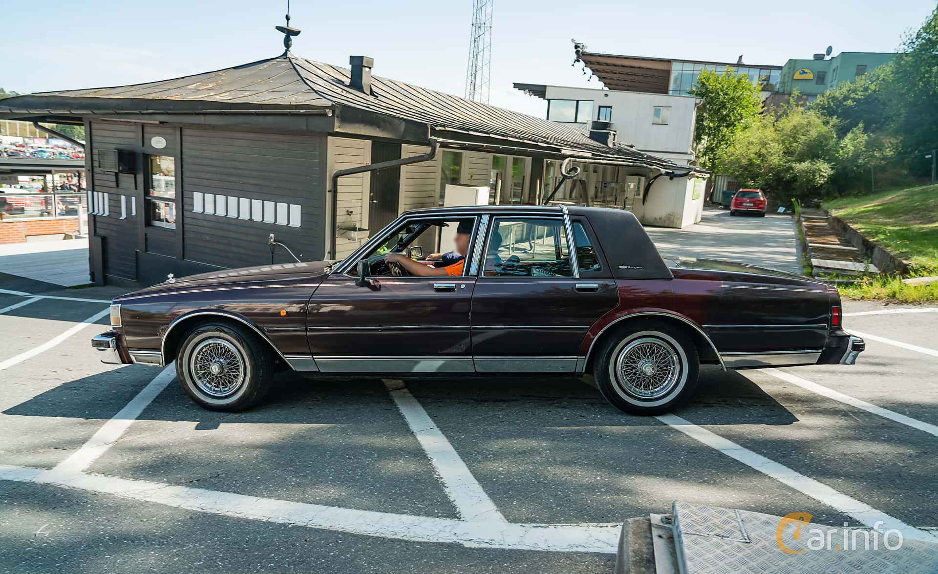 Chevrolet Caprice Classic Brougham 5.0 V8 TBI Hydra-Matic, 173hp, 1989