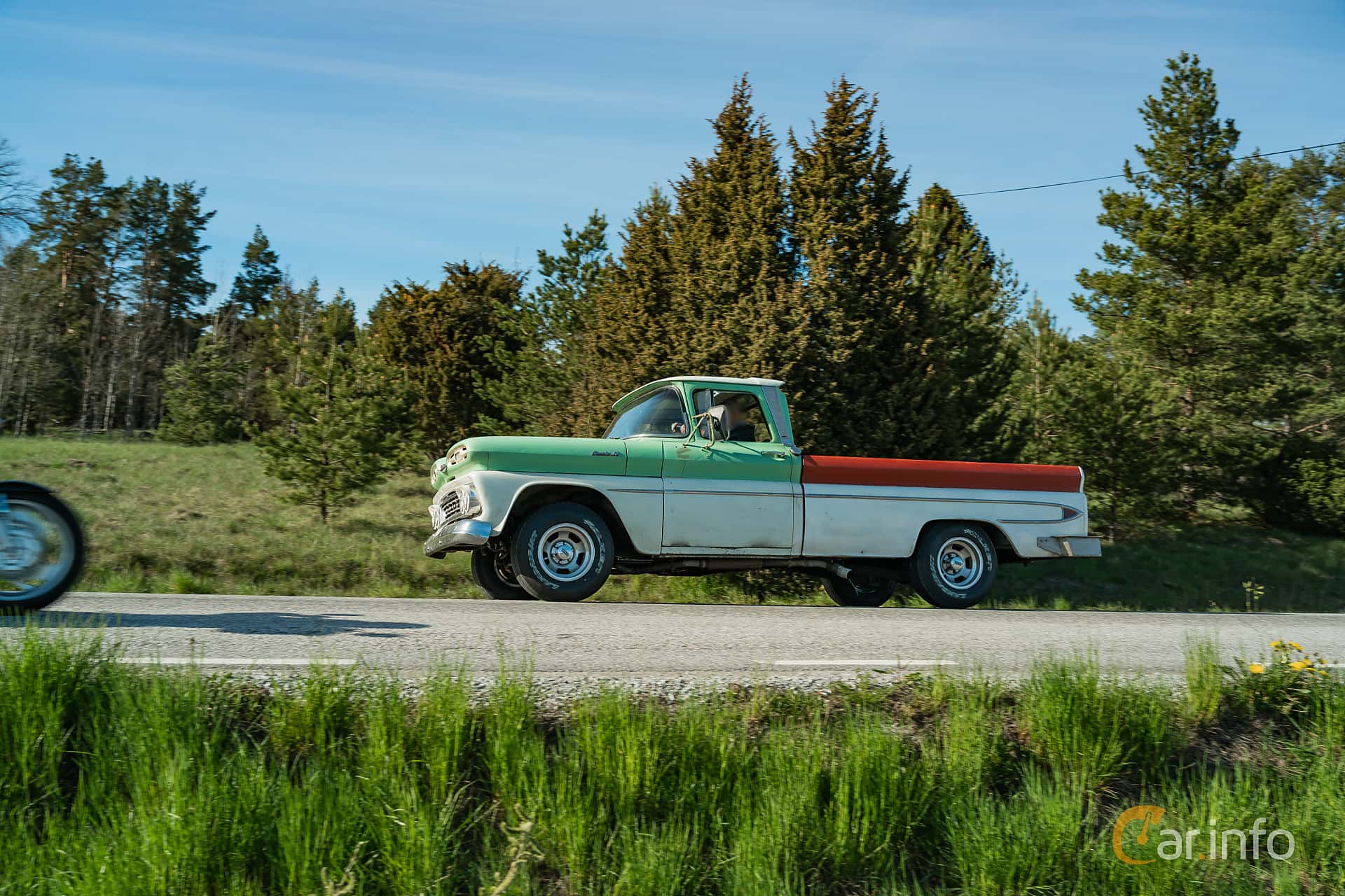 Chevrolet C/K-Series 4.6 V8 1st Generation 1st Facelift