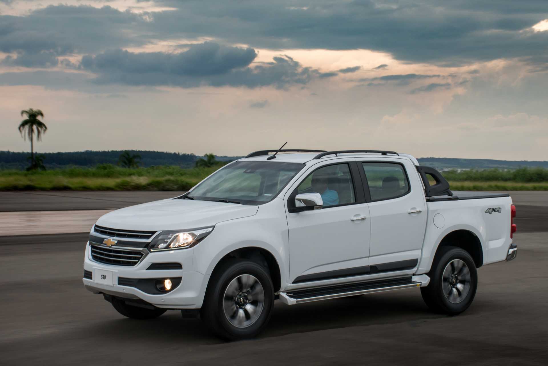 Chevrolet S-10 Double Cab 2.5 SIDI E85 4WD Manual, 206hp, 2017