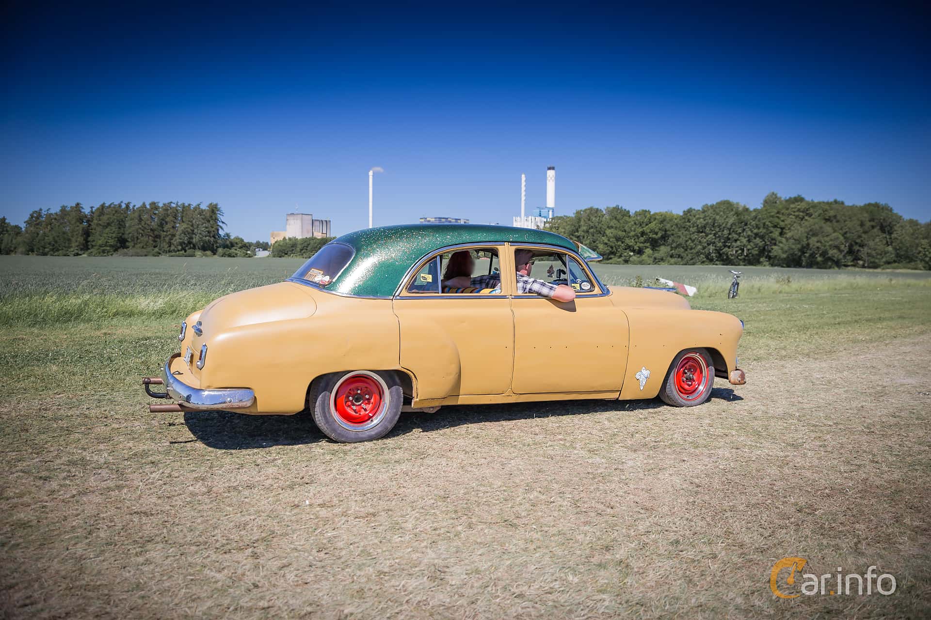 Chevrolet Styleline Deluxe 4-door Sedan 3.5 Manual, 93hp, 1952