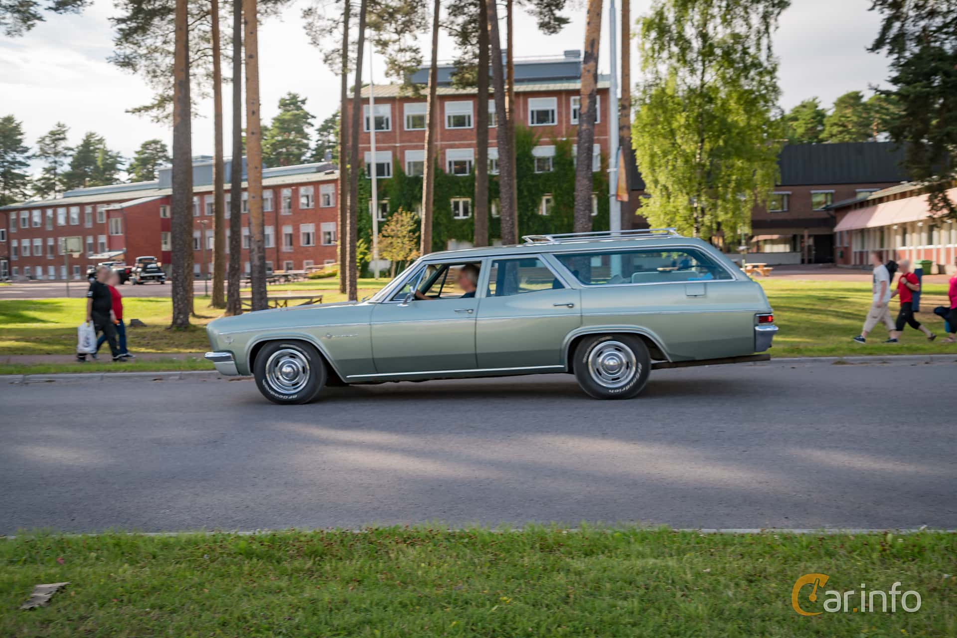 Chevrolet Impala Station Wagon 5.4 V8 Manual, 279hp, 1966