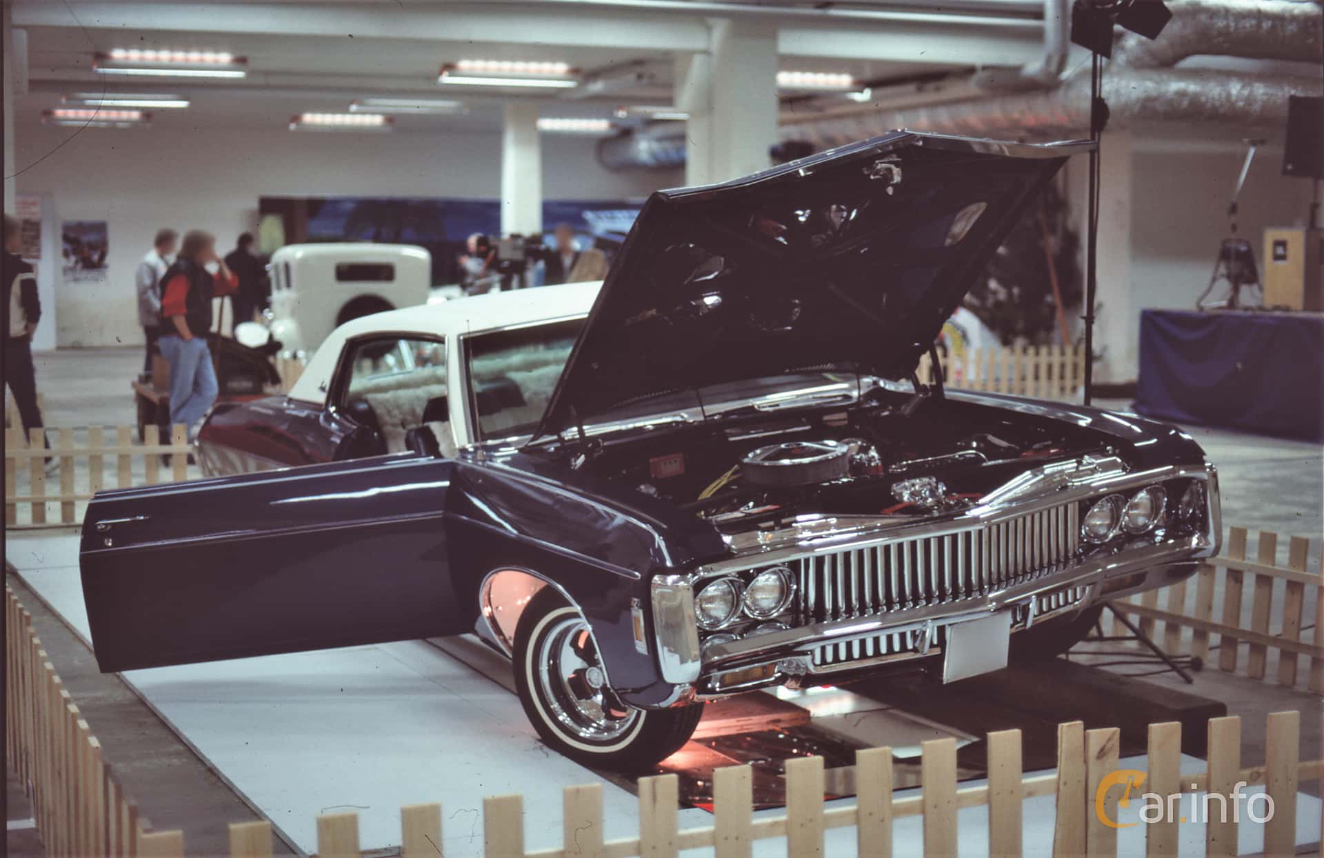 Chevrolet Impala 5.7 V8 6th Generation, Manual, 3-speed