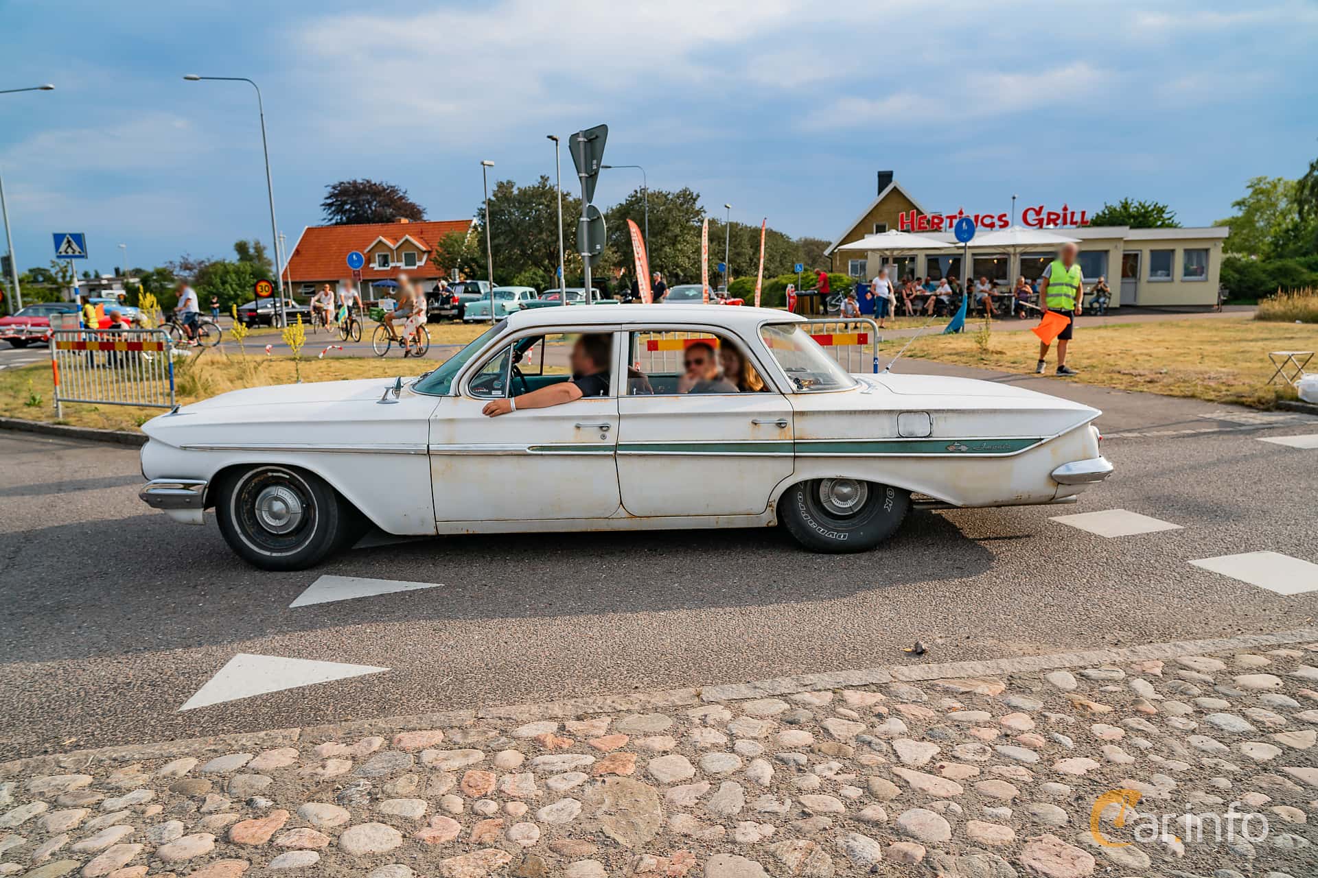Chevrolet Impala 4-door Sedan 4.6 V8 Turboglide, 173hp, 1961