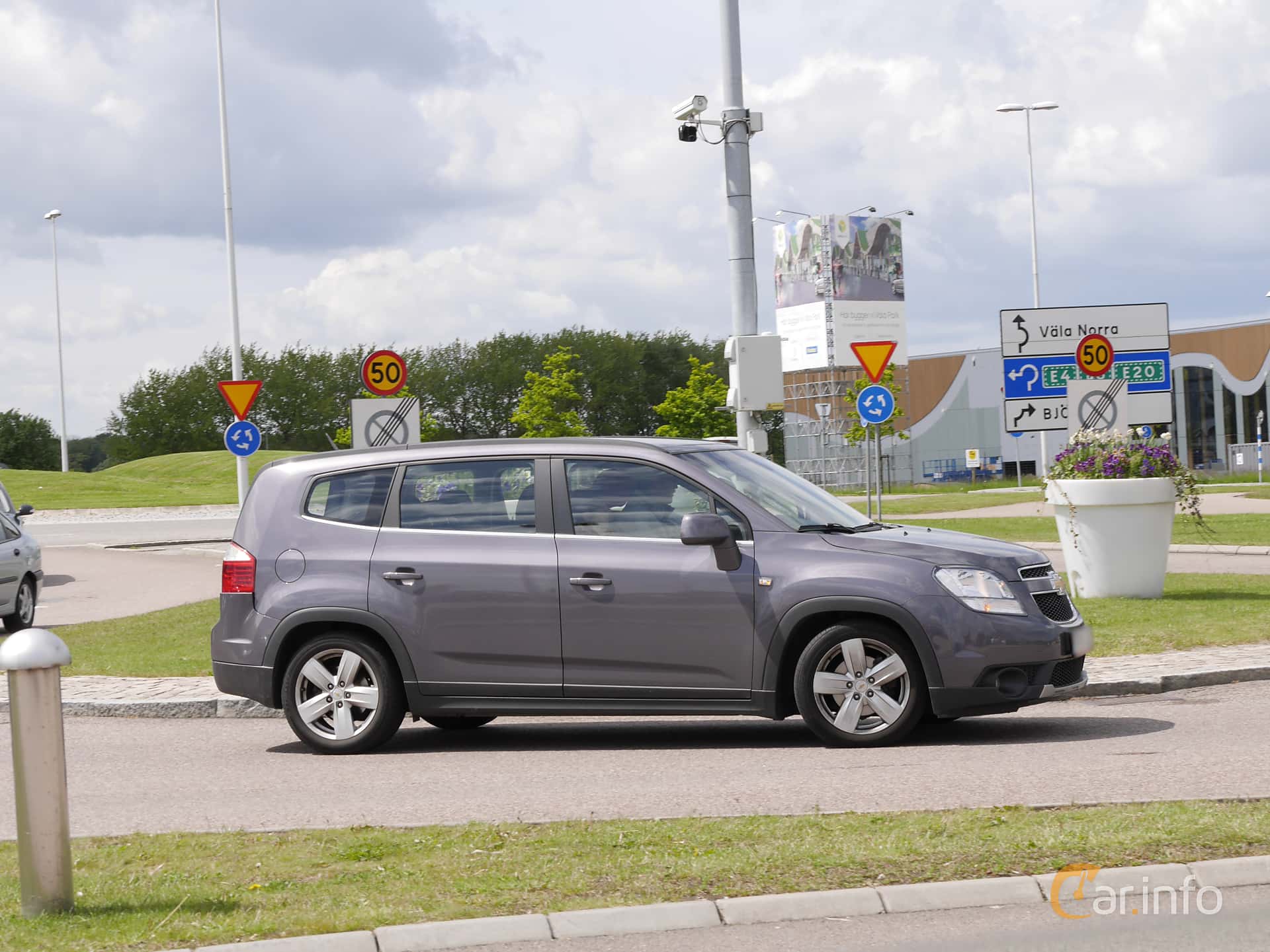 Chevrolet Orlando 1st Generation 2.0 TD VCDi Manual, 6-speed