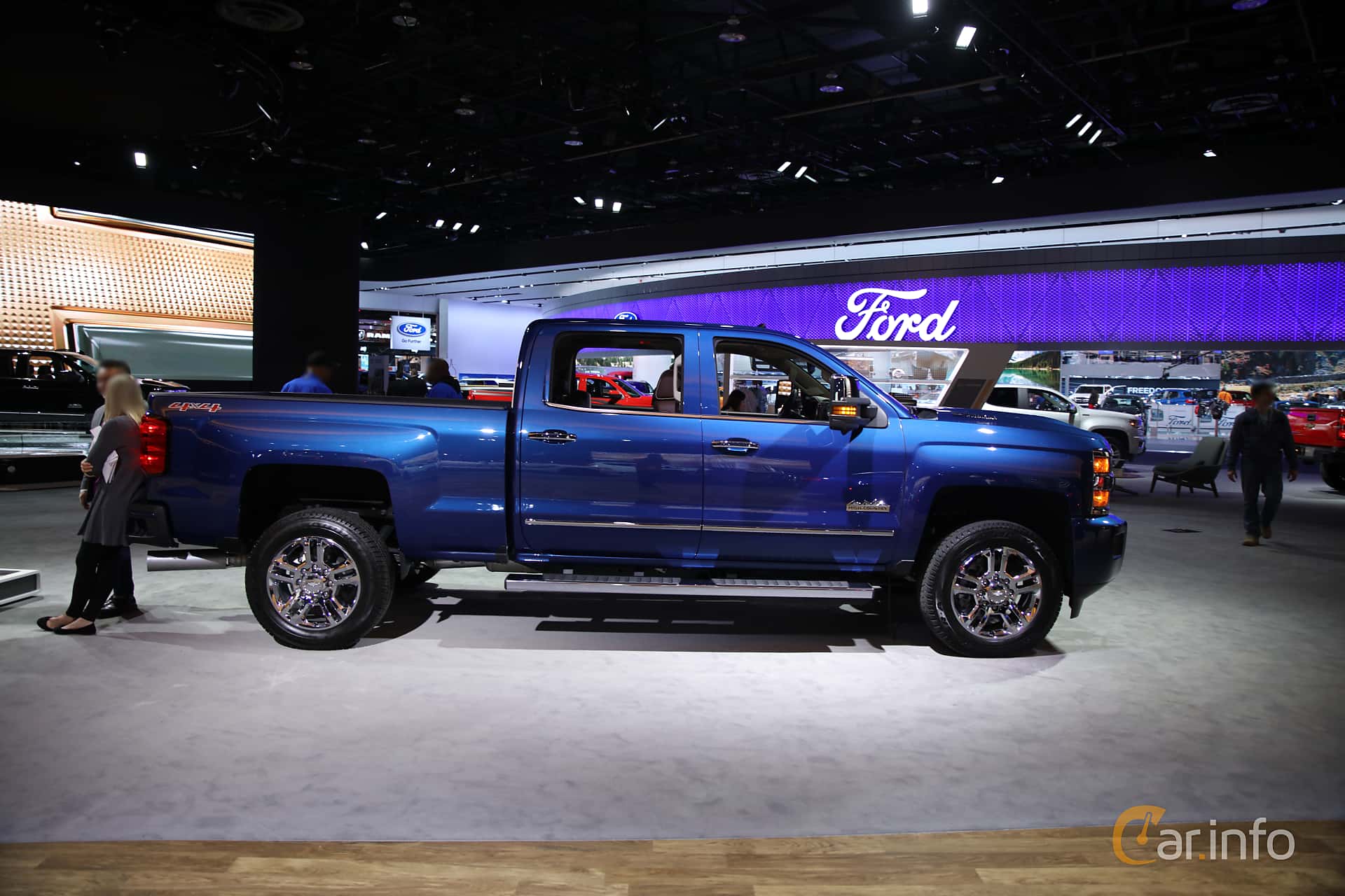 Chevrolet Silverado 2500 HD Crew Cab 6.6 V8 Duramax 4WD Automatic, 451hp, 2017