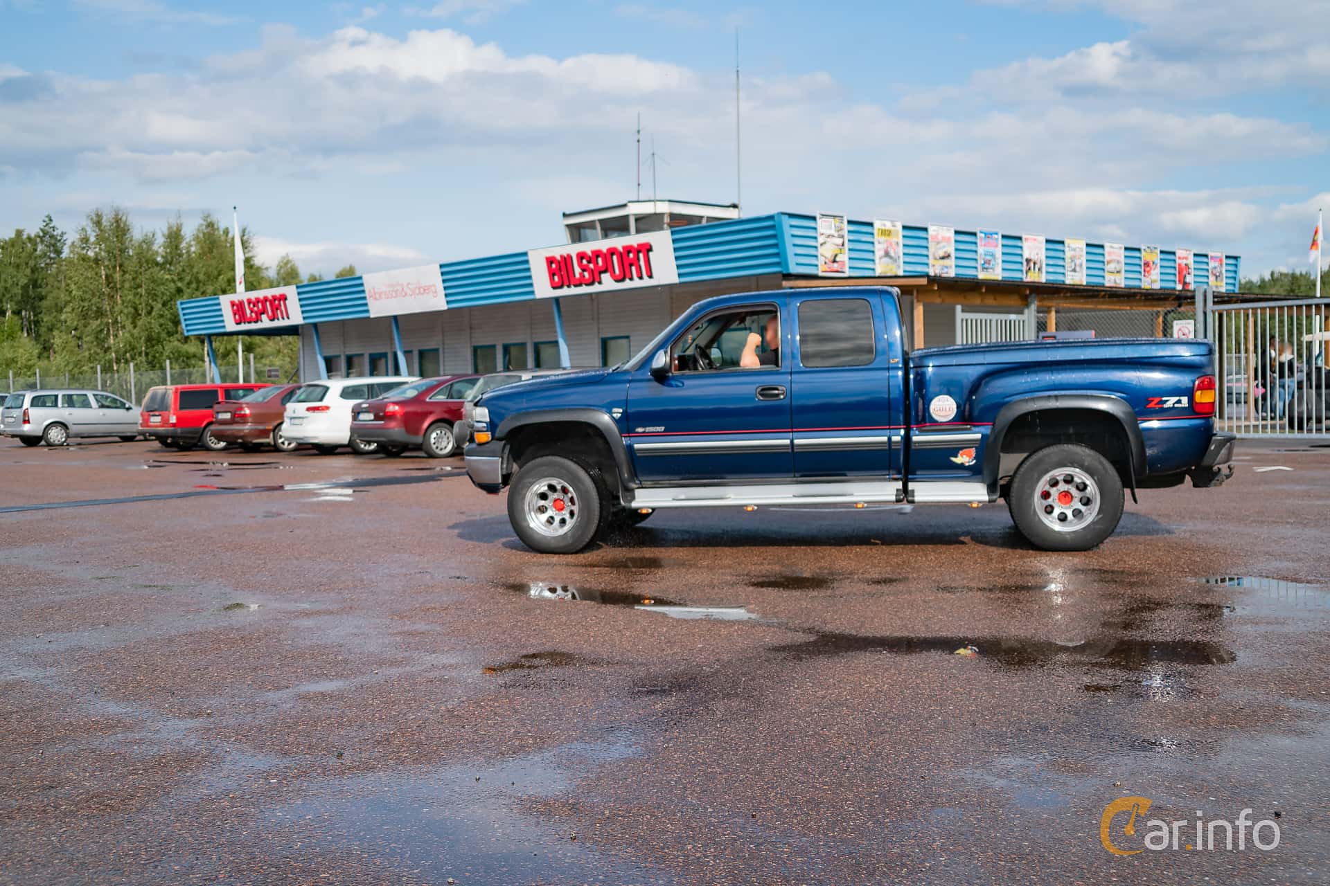 Chevrolet Silverado 1500 Extended Cab 5.3 V8 AWD Hydra-Matic, 290hp, 2002