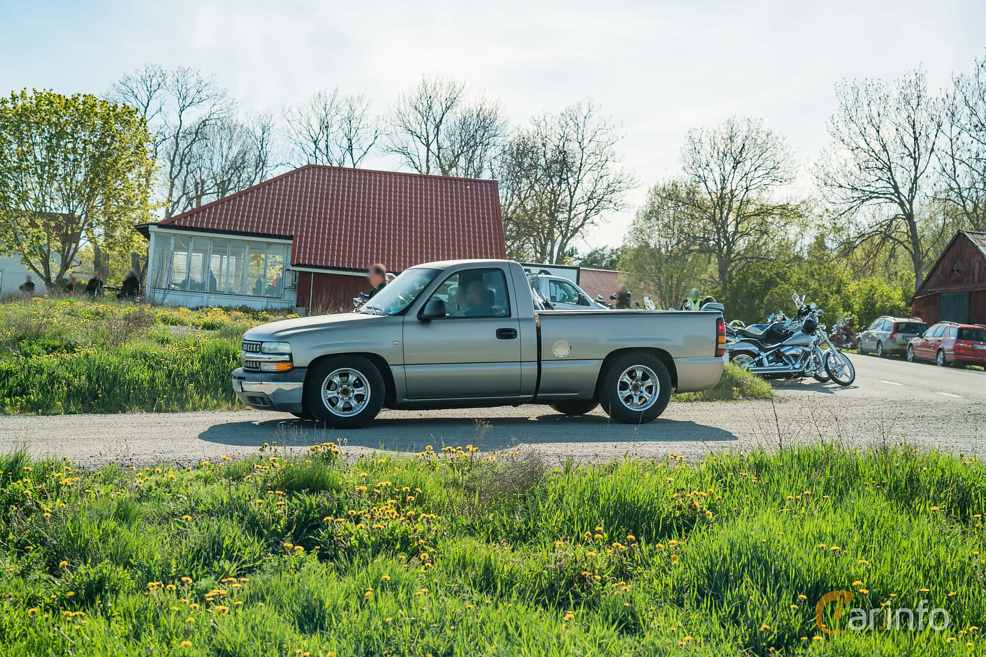 Chevrolet Silverado 1500 Regular Cab 5.3 V8 AWD Hydra-Matic, 290hp, 2002