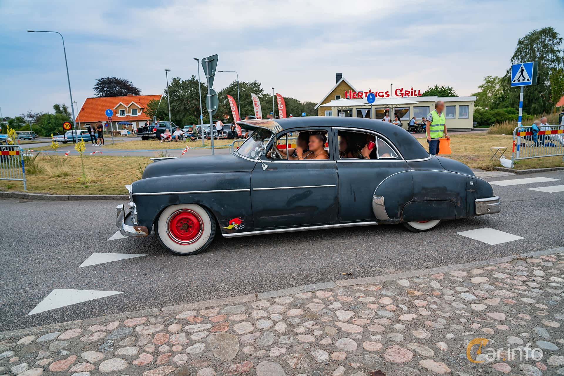Chevrolet Styleline Deluxe 4-door Sedan 3.9 Powerglide, 106hp, 1950