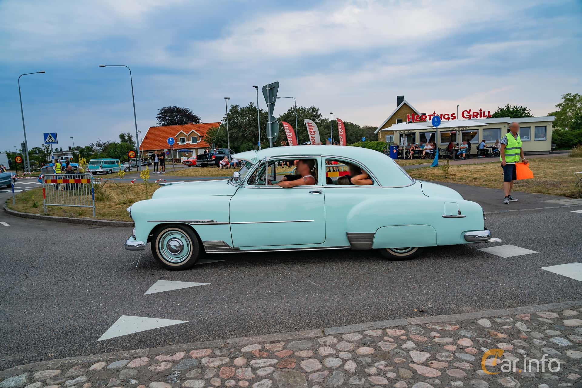 Chevrolet Styleline Deluxe Coupé 3.5 Manual, 93hp, 1951